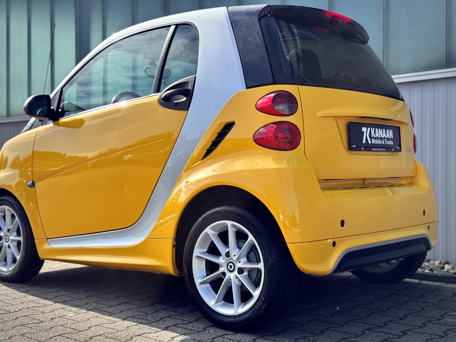 Fahrzeugabbildung Smart ForTwo Coupe MHD Passion *NAVI|TEL|KLIMA*