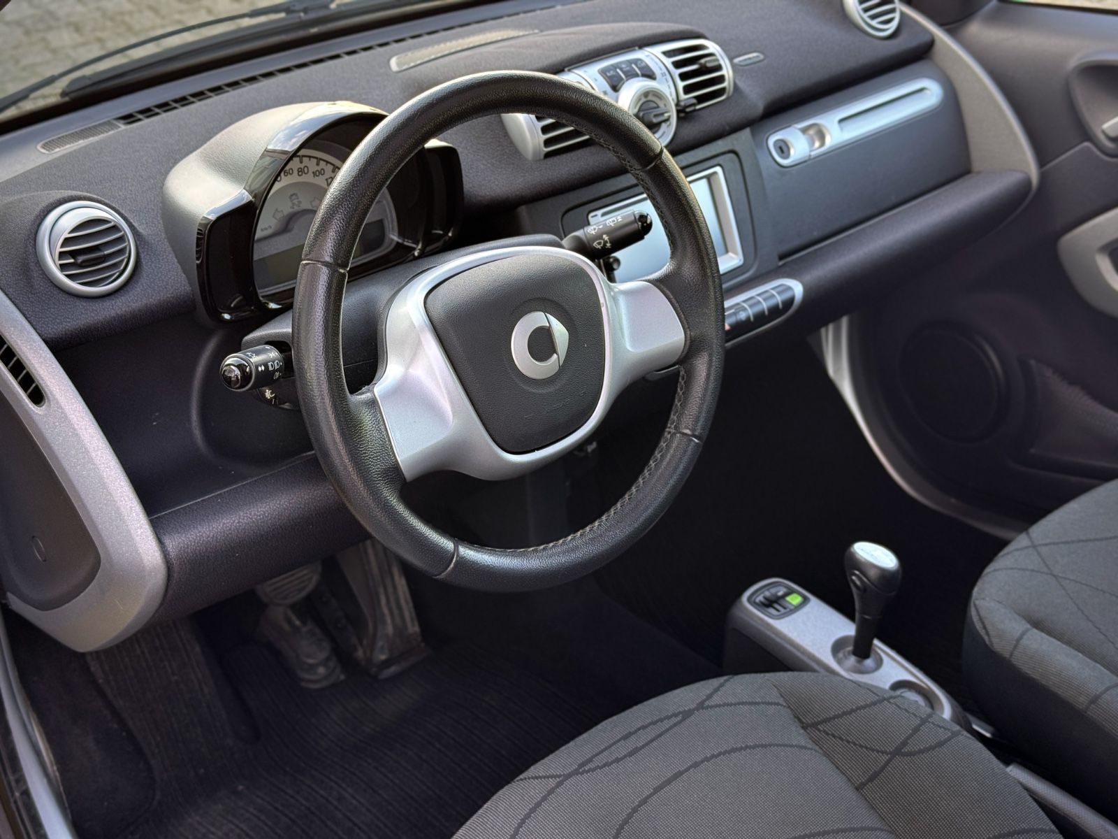 Fahrzeugabbildung Smart ForTwo Coupe MHD Passion *NAVI|TEL|KLIMA*