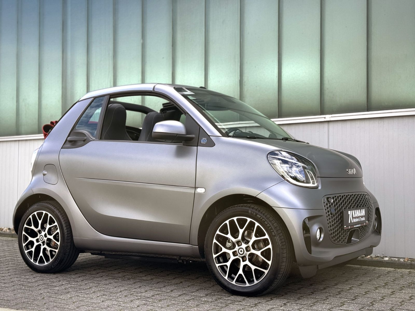 Fahrzeugabbildung Smart ForTwo Cabrio EQ Prime *NAVI|CAM|LED*