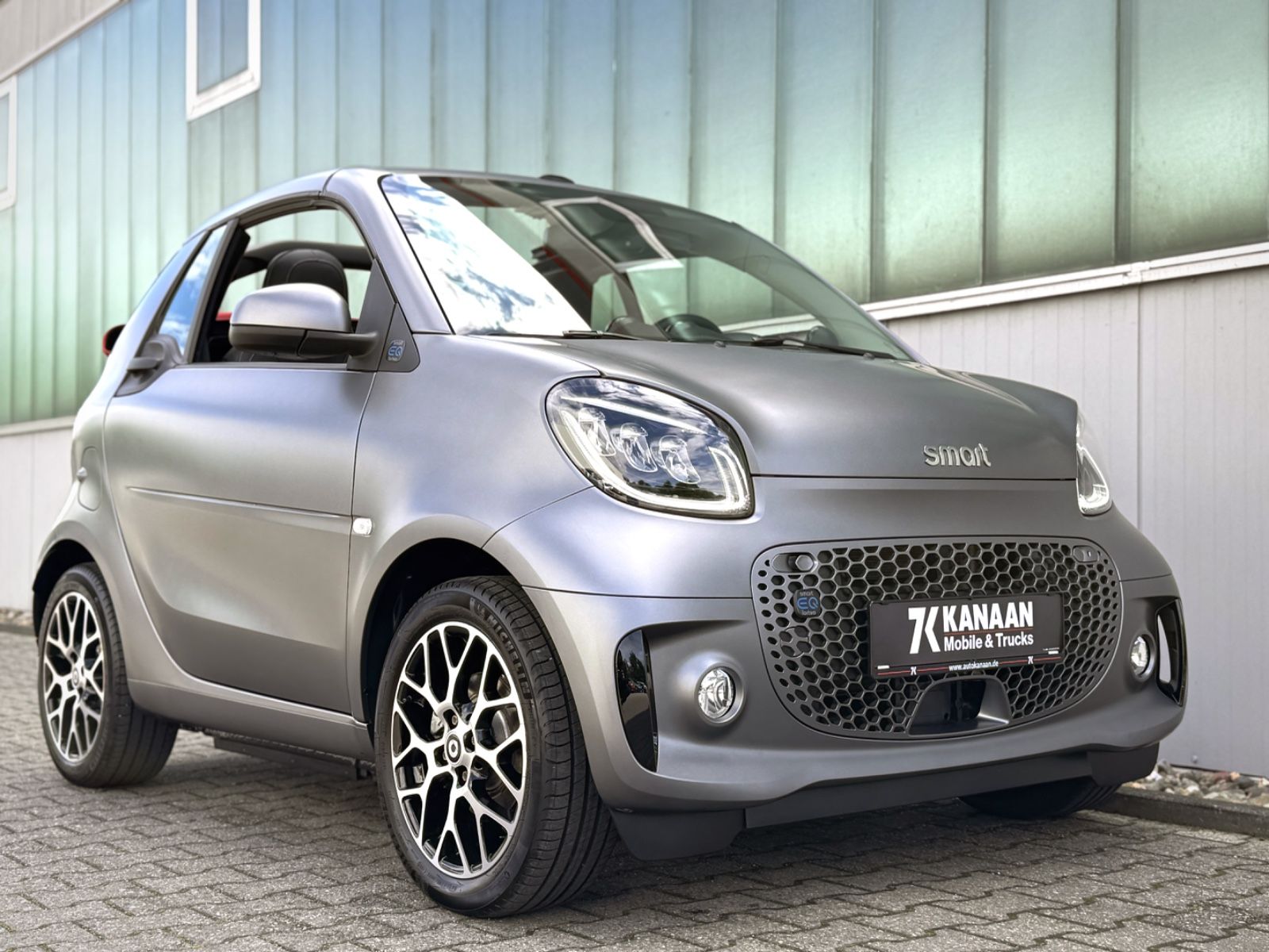 Fahrzeugabbildung Smart ForTwo Cabrio EQ Prime *NAVI|CAM|LED*