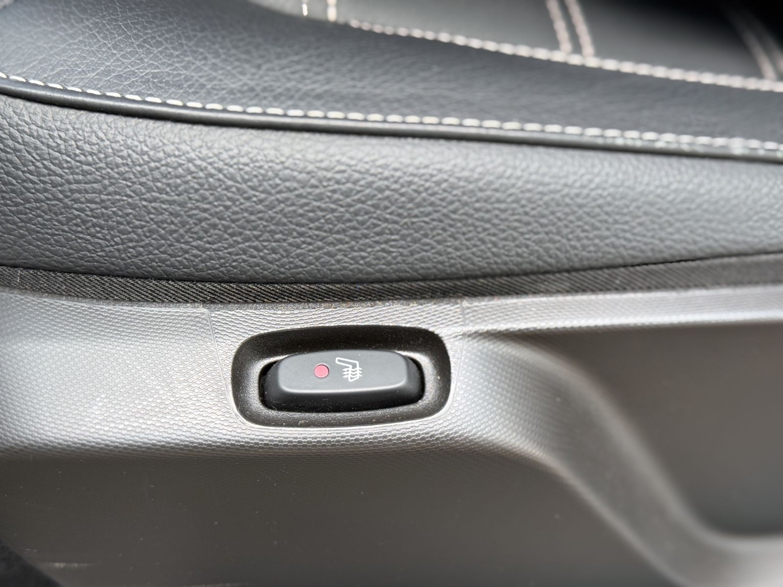 Fahrzeugabbildung Smart ForTwo Cabrio EQ Prime *NAVI|CAM|LED*