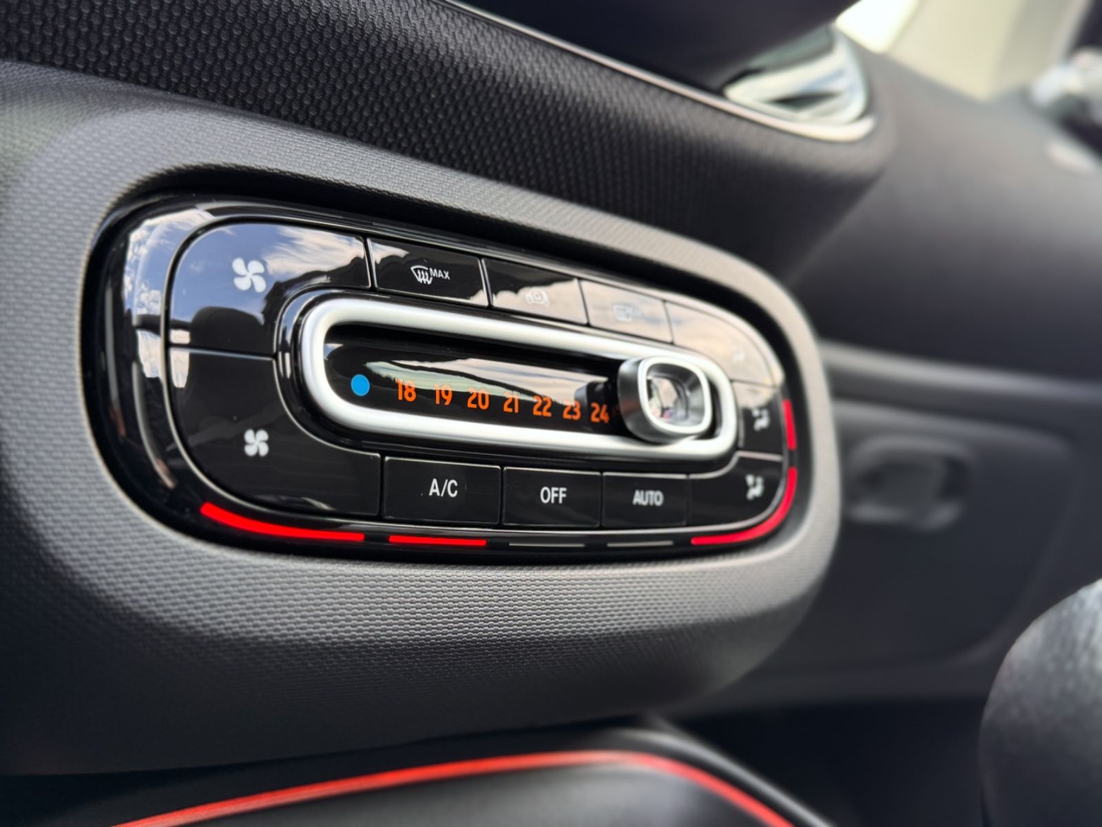 Fahrzeugabbildung Smart ForTwo Cabrio EQ Prime *NAVI|CAM|LED*