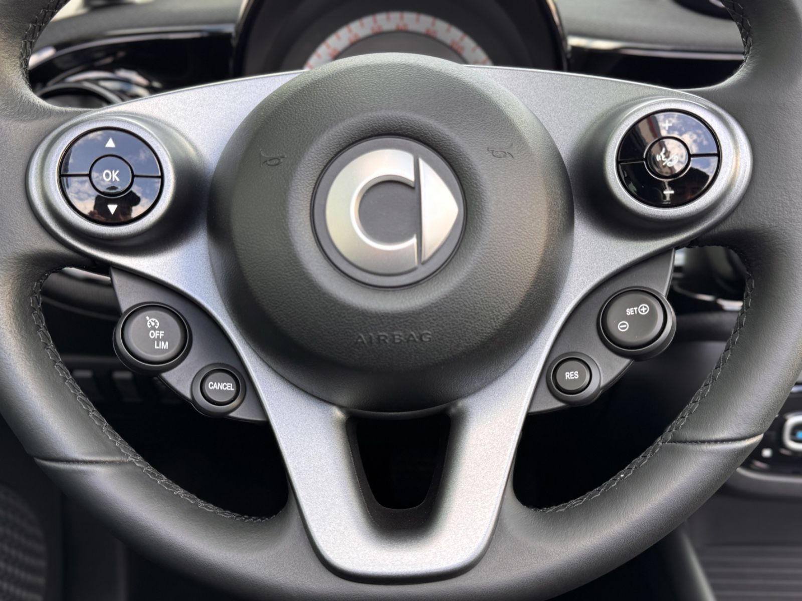 Fahrzeugabbildung Smart ForTwo Cabrio EQ Prime *NAVI|CAM|LED*