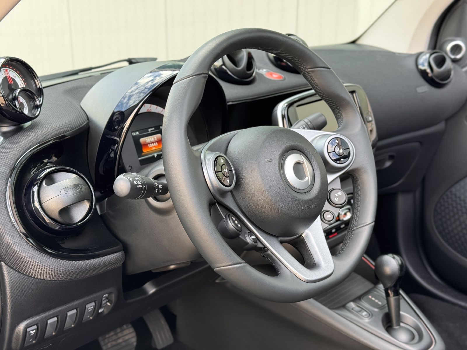 Fahrzeugabbildung Smart ForTwo Cabrio EQ Prime *NAVI|CAM|LED*