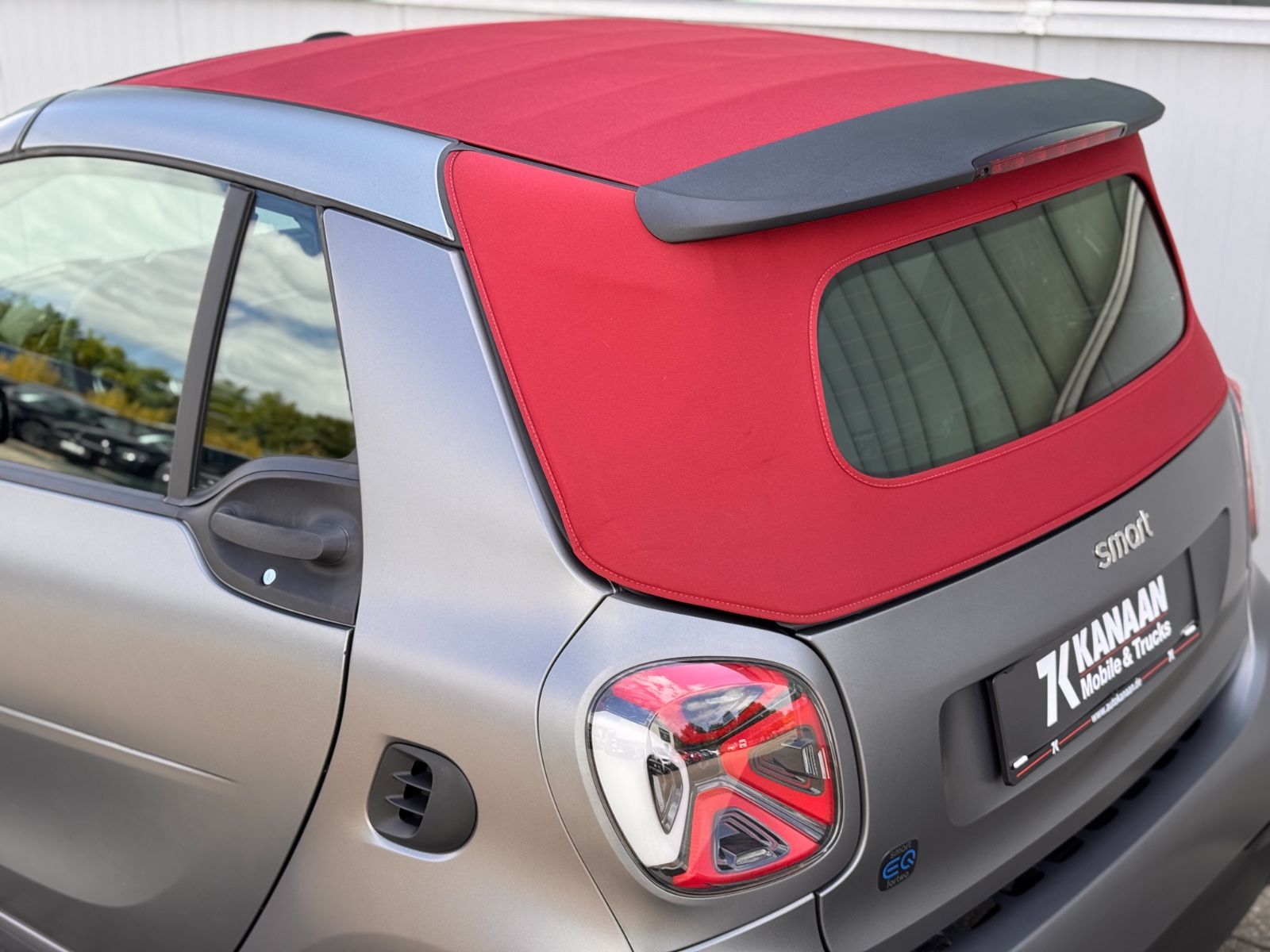 Fahrzeugabbildung Smart ForTwo Cabrio EQ Prime *NAVI|CAM|LED*