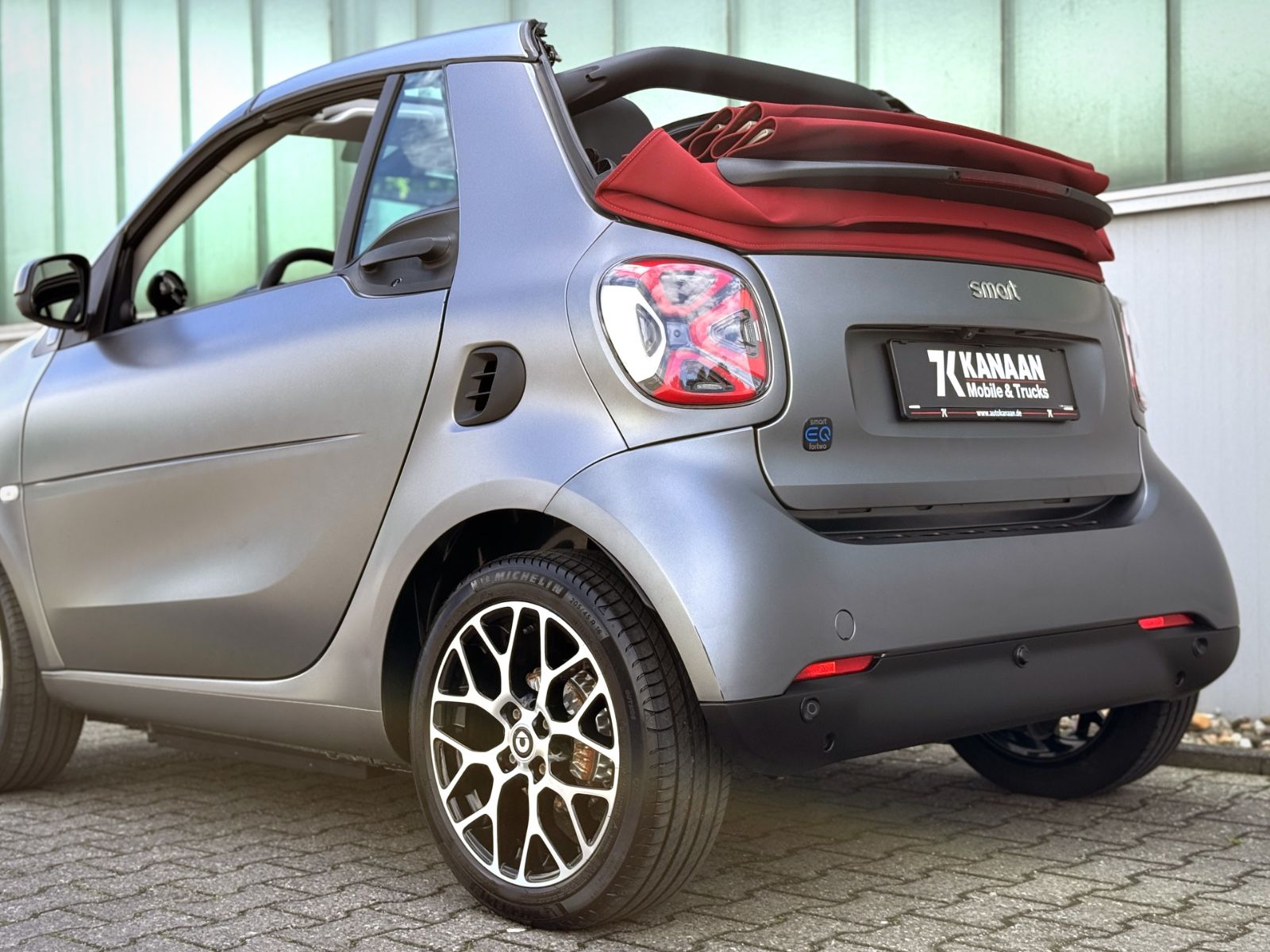Fahrzeugabbildung Smart ForTwo Cabrio EQ Prime *NAVI|CAM|LED*