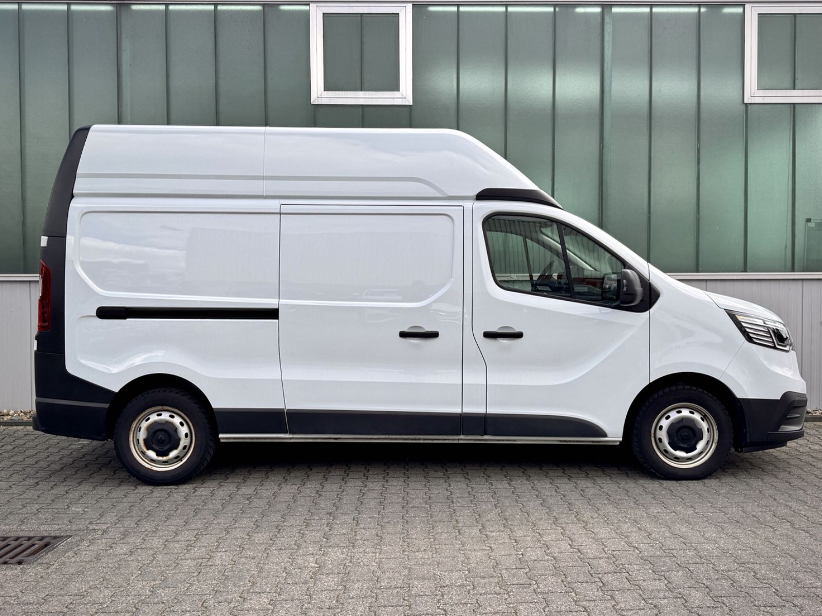 Fahrzeugabbildung Renault Trafic Kasten L2H2 3,0t Komfort *HOCHDACH*