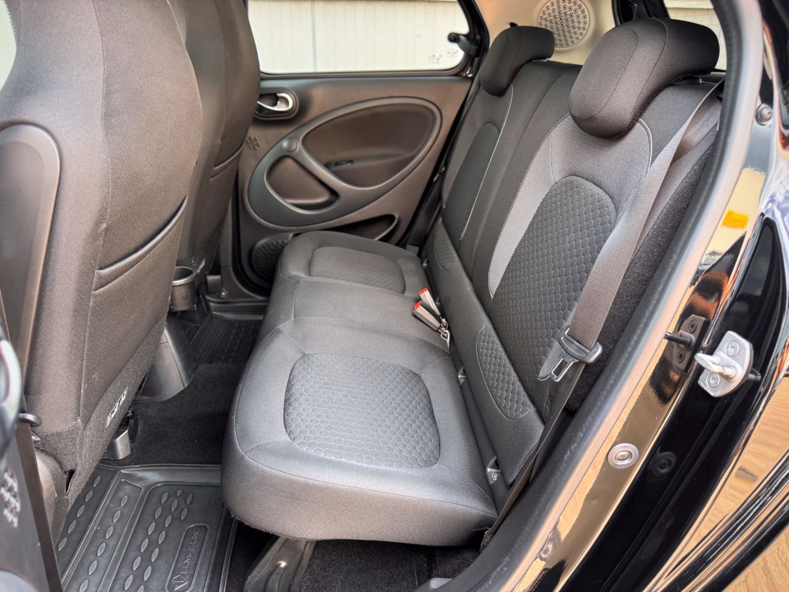 Fahrzeugabbildung Smart ForFour EQ Passion *PANORAMA|LED|CAM*