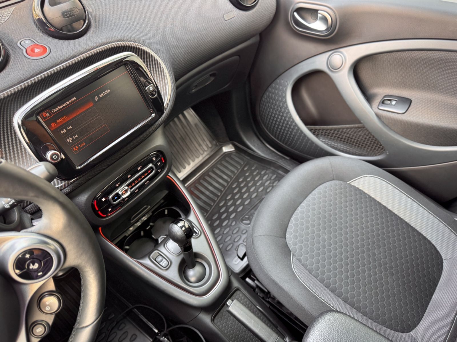 Fahrzeugabbildung Smart ForFour EQ Passion *PANORAMA|LED|CAM*