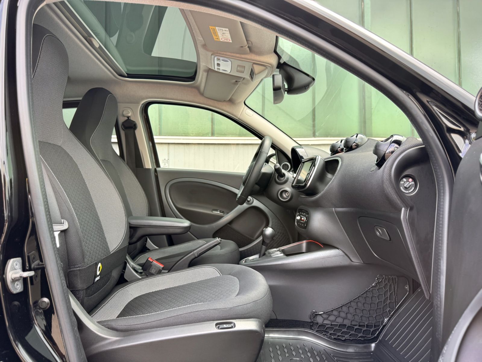 Fahrzeugabbildung Smart ForFour EQ Passion *PANORAMA|LED|CAM*