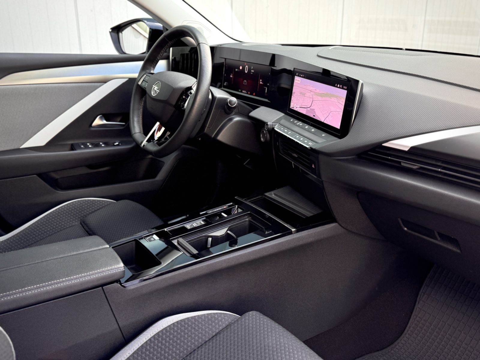 Fahrzeugabbildung Opel Astra L 1.5 CDTI Sports Tourer Business Edition