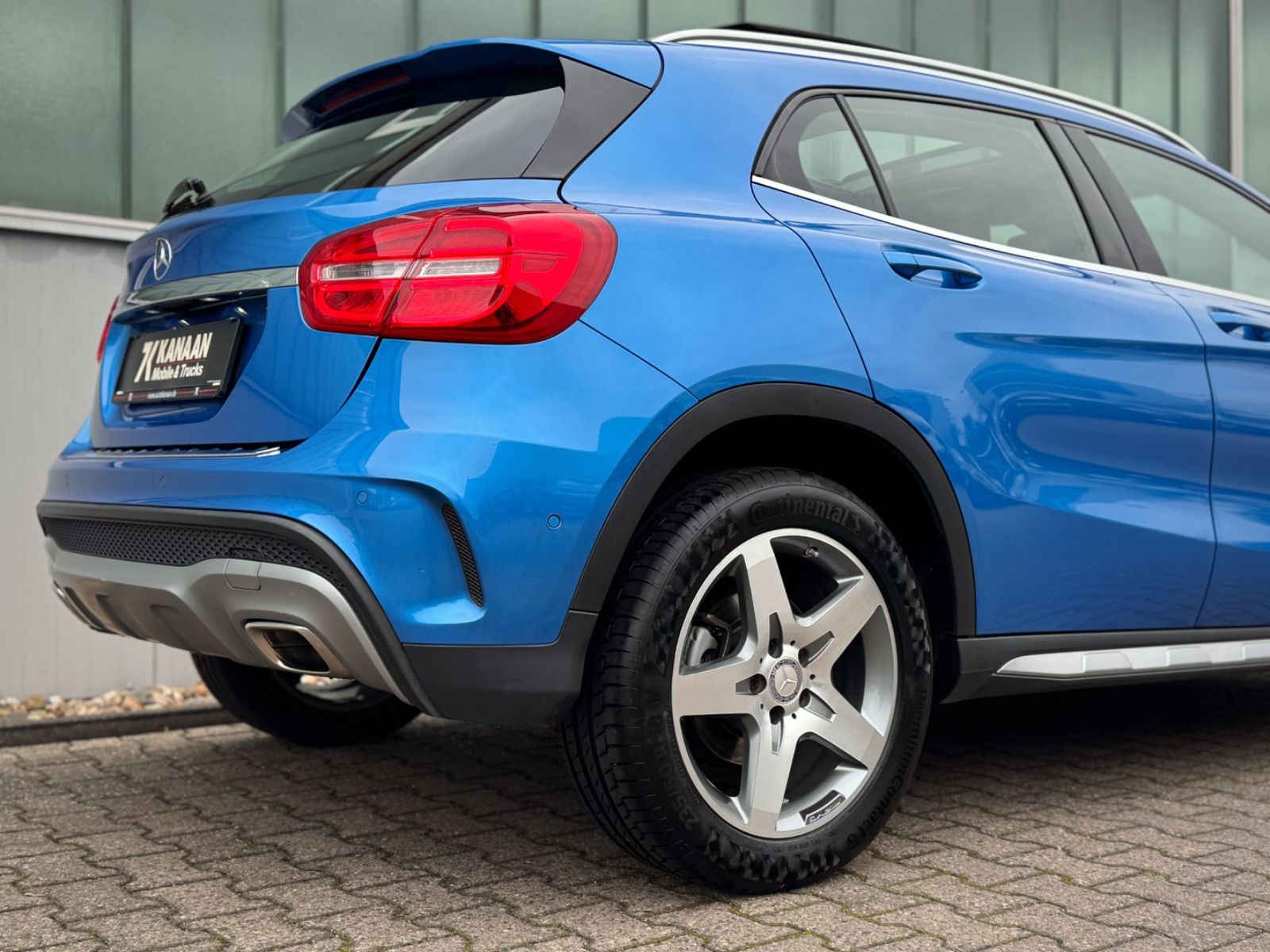 Fahrzeugabbildung Mercedes-Benz GLA 180 AMG-Line *PANORAMA|CAM|XENON*