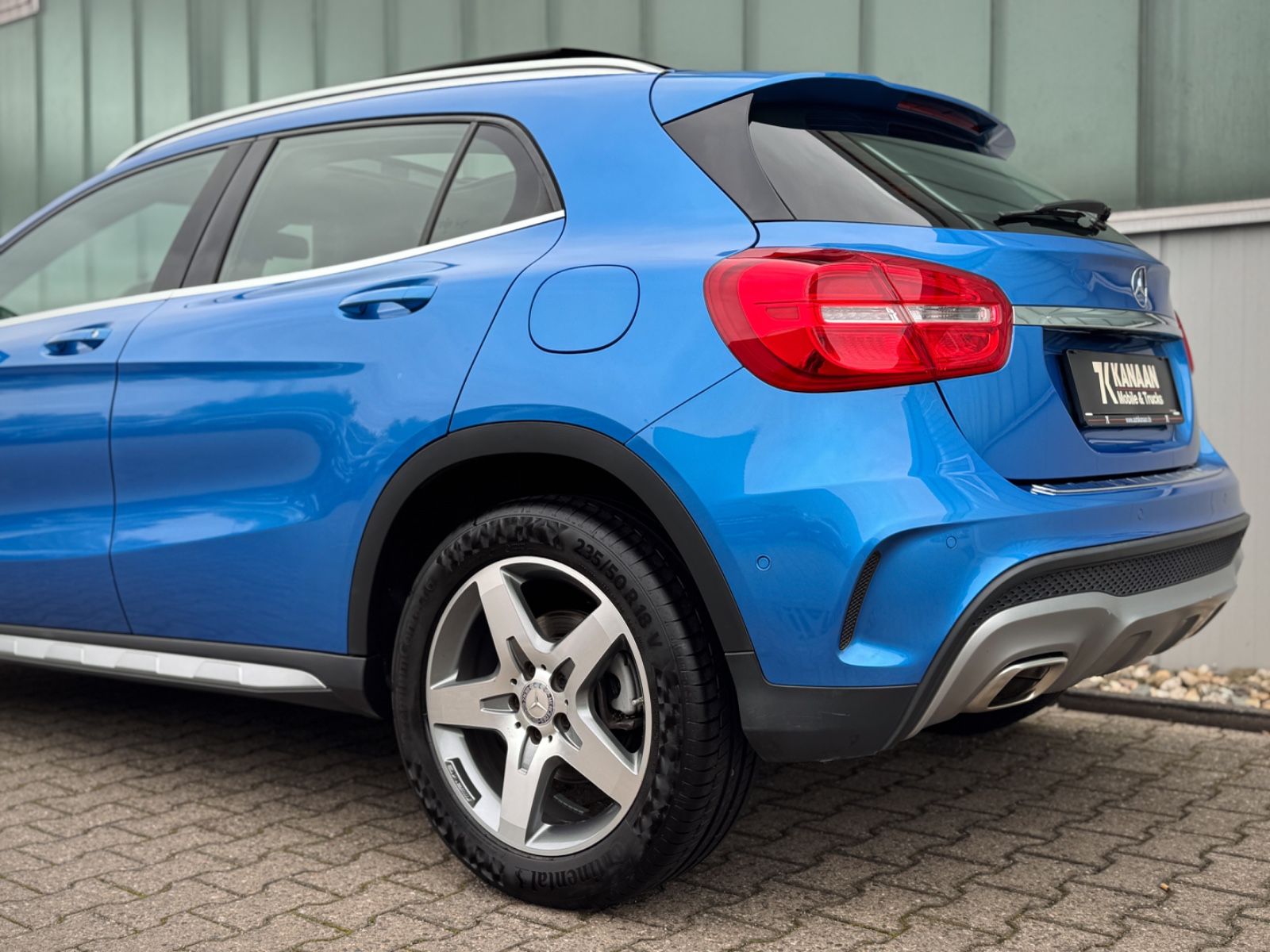 Fahrzeugabbildung Mercedes-Benz GLA 180 AMG-Line *PANORAMA|CAM|XENON*