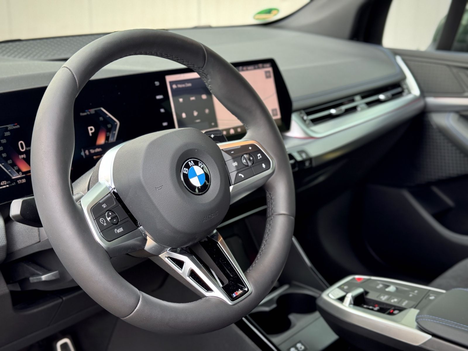 Fahrzeugabbildung BMW 216i Active Tourer M Sport *LED|CAM|NEUWERTIG*