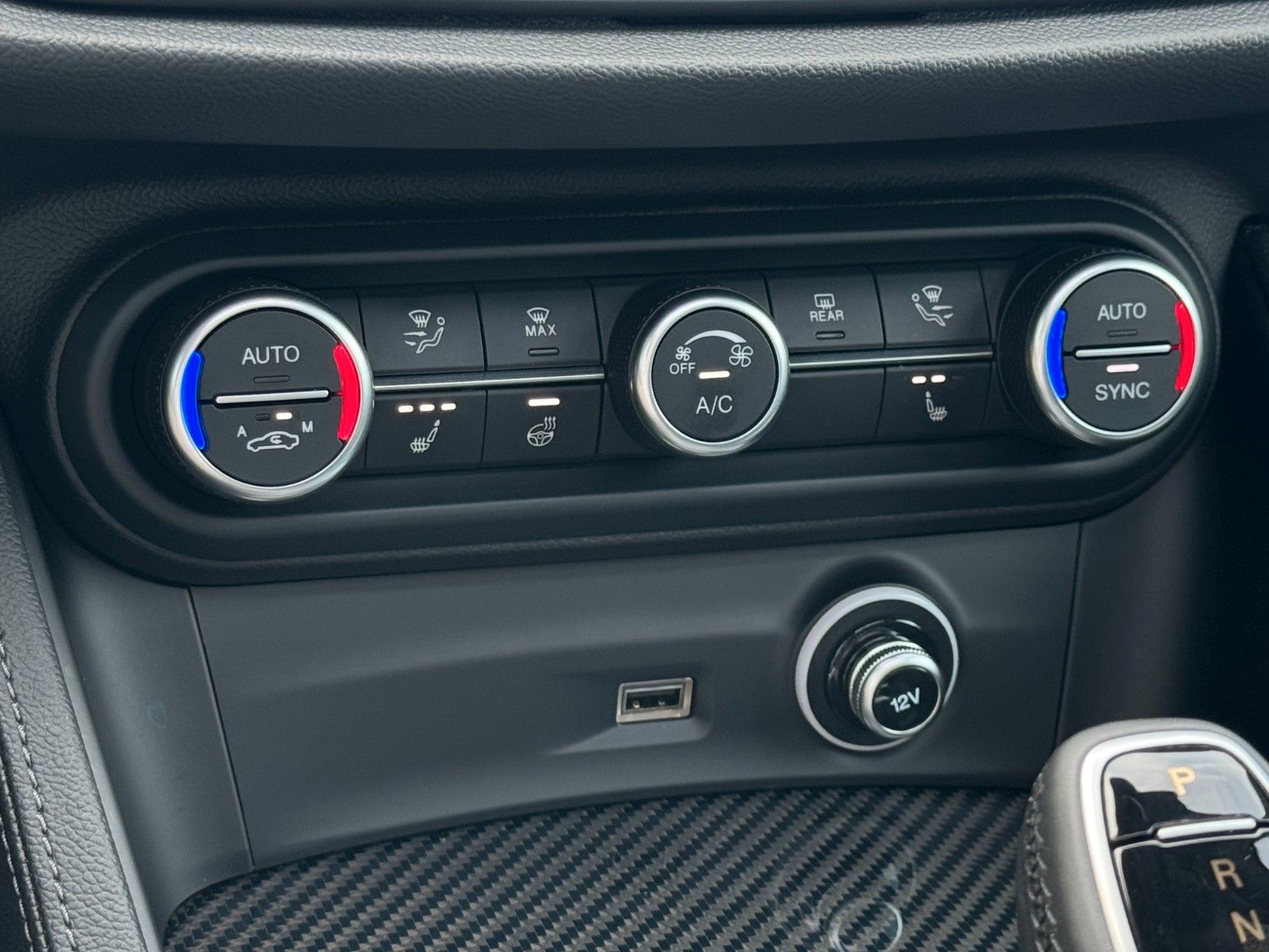 Fahrzeugabbildung Alfa Romeo Stelvio 2.9V6 Quadrifoglio Q4 *HIFI|ASSIST|PANO*