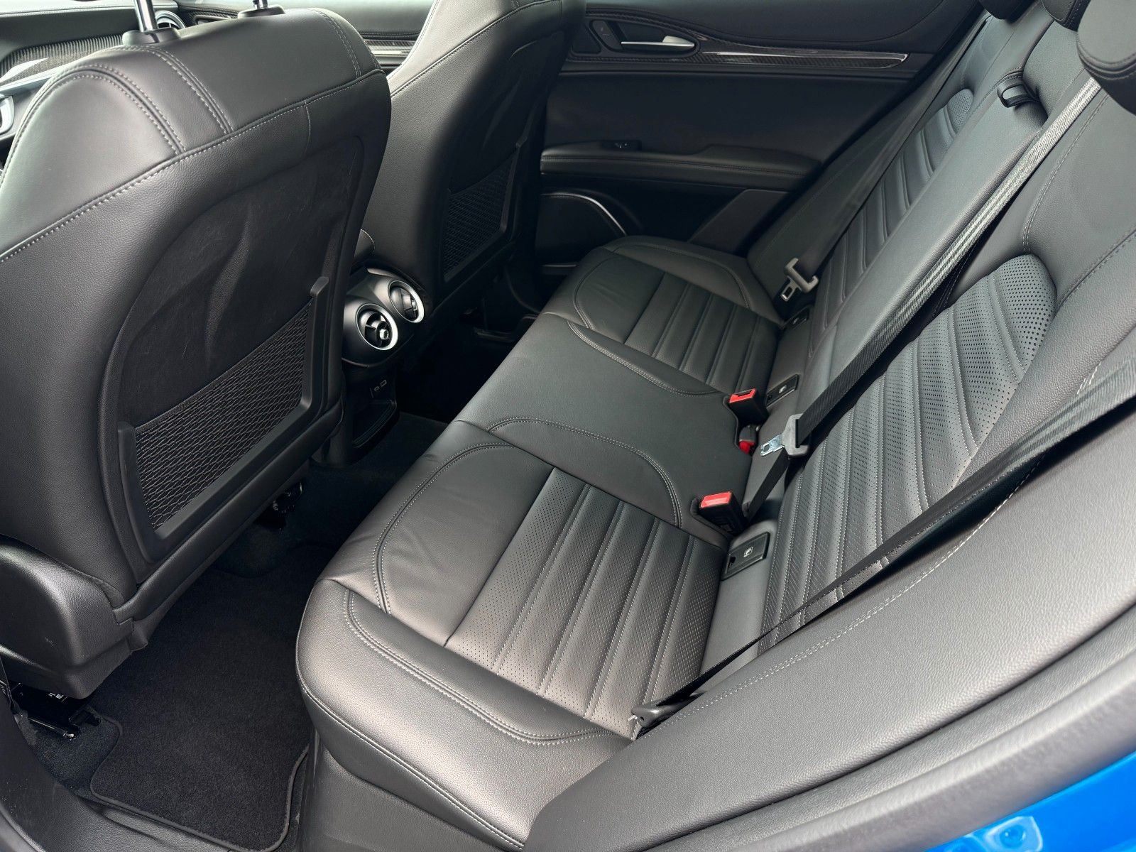 Fahrzeugabbildung Alfa Romeo Stelvio 2.9V6 Quadrifoglio Q4 *HIFI|ASSIST|PANO*