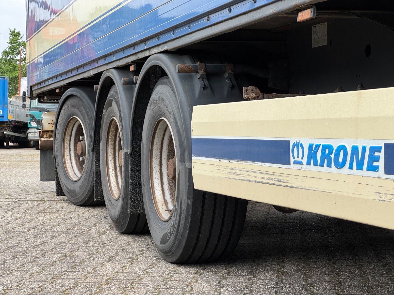 Fahrzeugabbildung Krone SDK 27 Doppelstock Rolltor Tridec Lenkachse XL