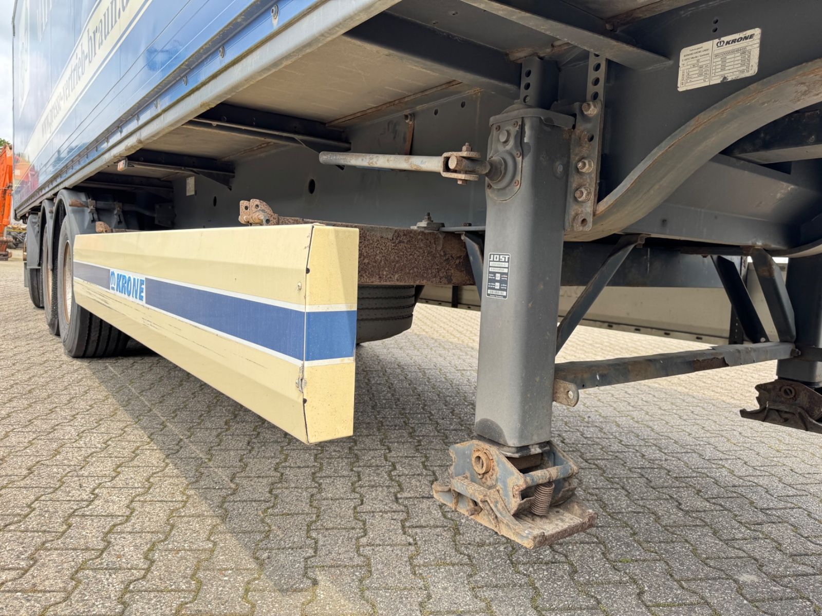 Fahrzeugabbildung Krone SDK 27 Doppelstock Rolltor Tridec Lenkachse XL