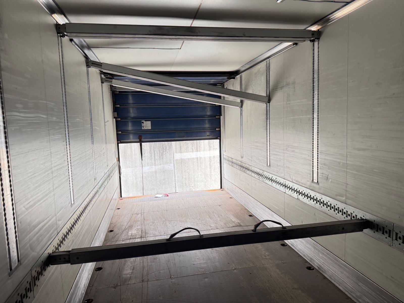 Fahrzeugabbildung Krone SDK 27 Doppelstock Rolltor Tridec Lenkachse XL