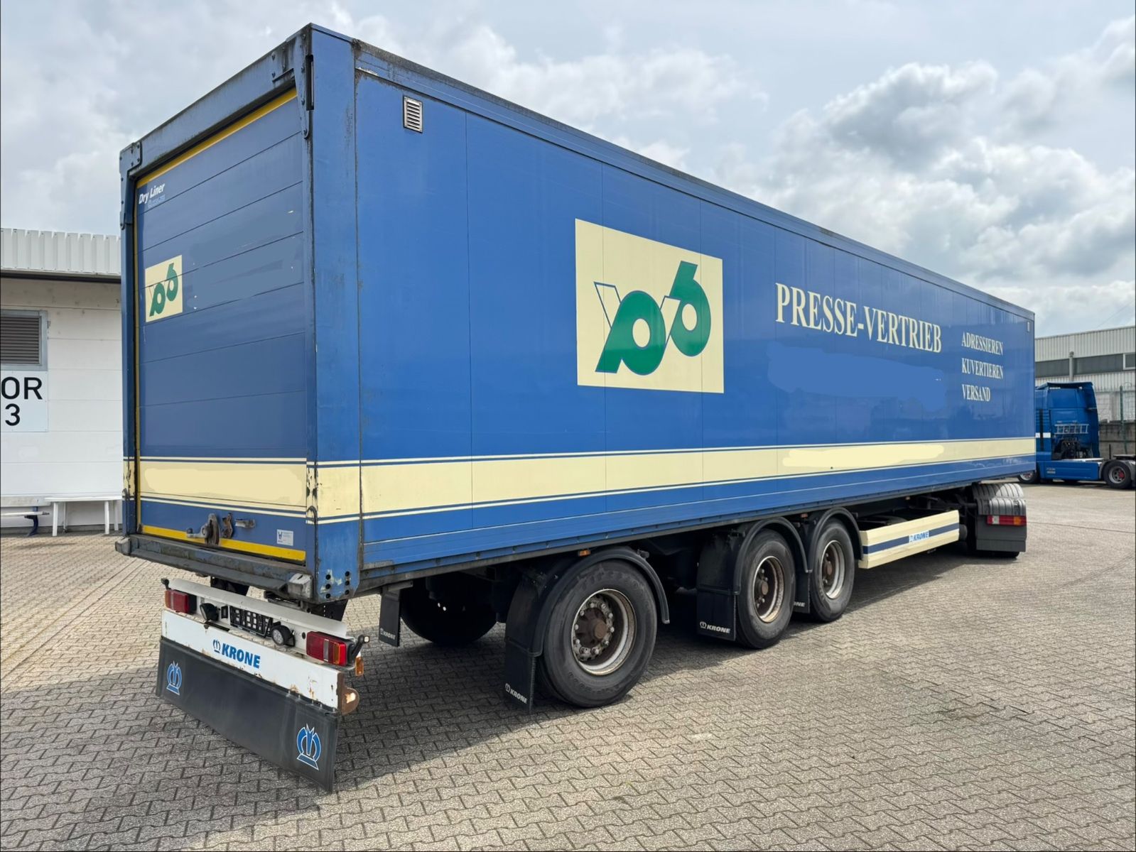 Fahrzeugabbildung Krone SDK 27 Doppelstock Rolltor Tridec Lenkachse XL