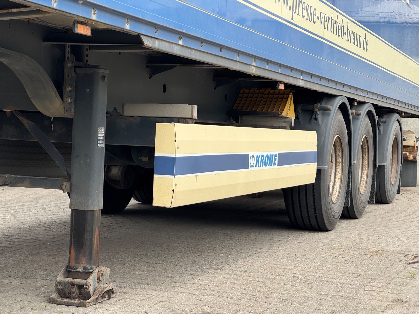 Fahrzeugabbildung Krone SDK 27 Doppelstock Rolltor Tridec Lenkachse XL