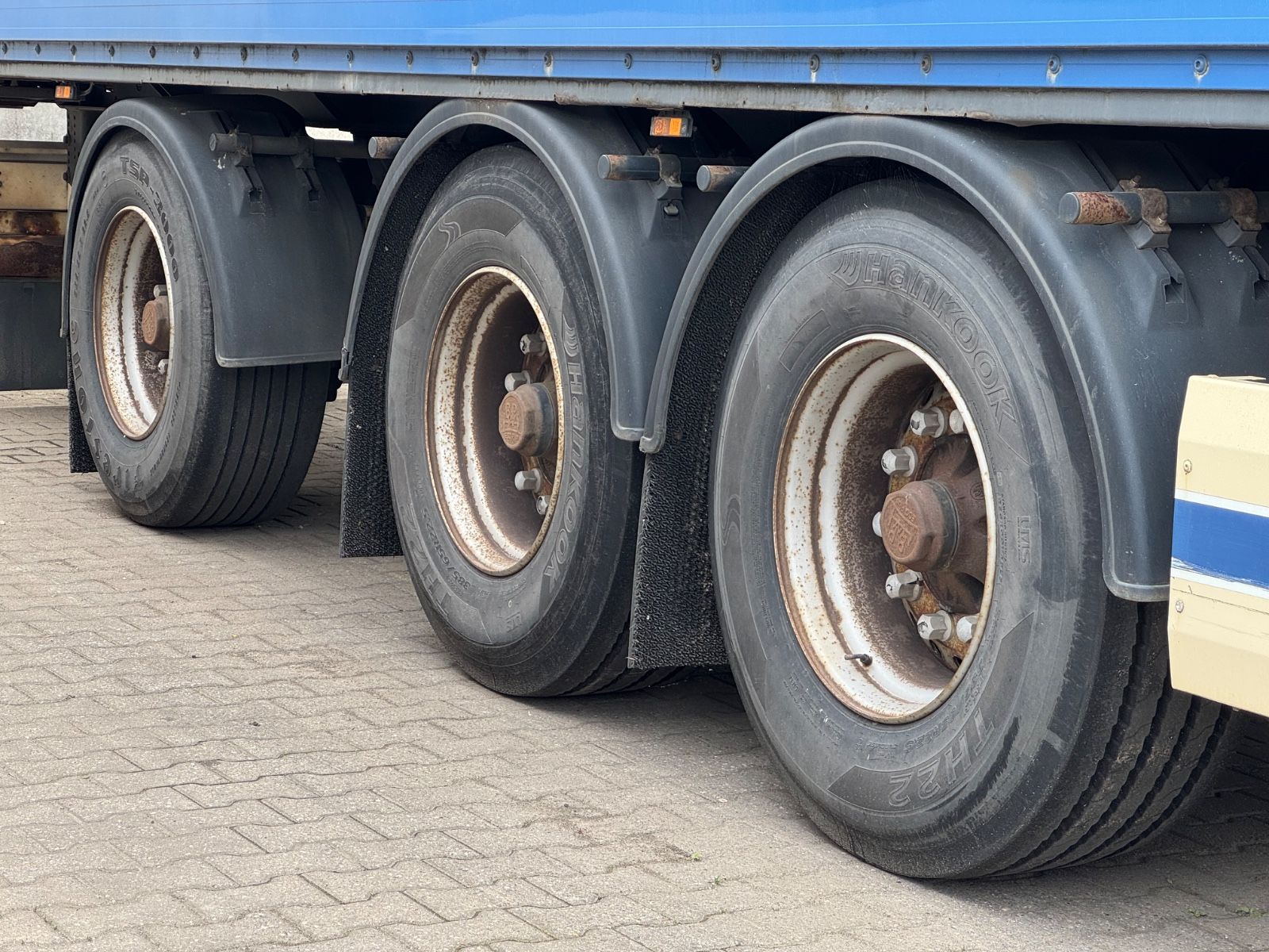Fahrzeugabbildung Krone SDK 27 Doppelstock Rolltor Tridec Lenkachse XL