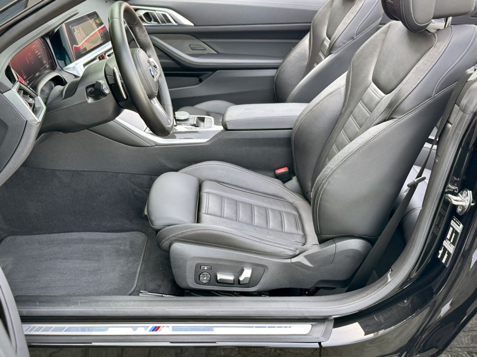 Fahrzeugabbildung BMW 420dA Cabriolet M Sport *AHK|OPEN AIR|LEDER|CAM*