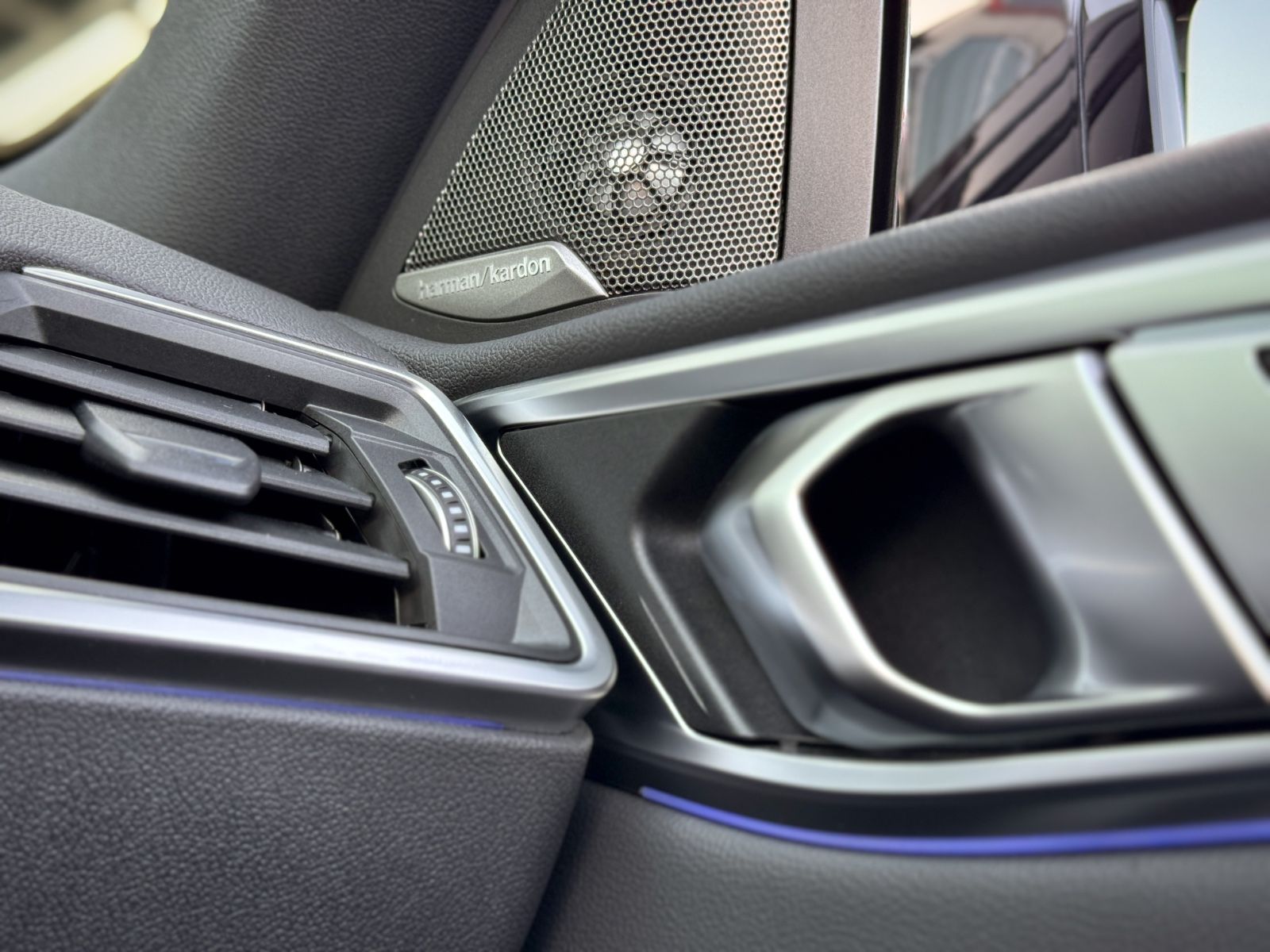 Fahrzeugabbildung BMW 420dA Cabriolet M Sport *AHK|OPEN AIR|LEDER|CAM*