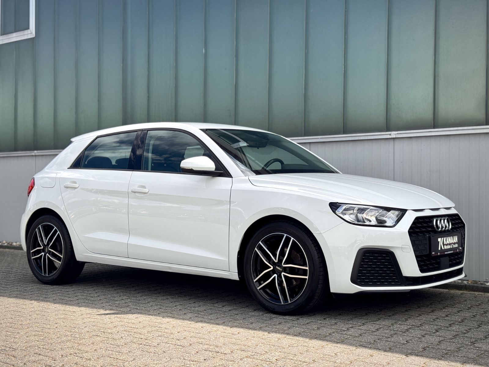 Fahrzeugabbildung Audi A1 Sportback 30 TFSI *PDC|SHZ|TEL*