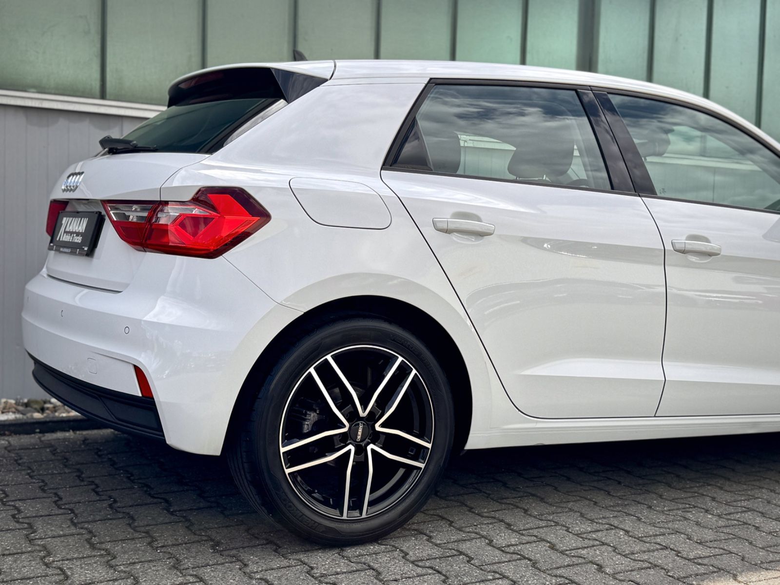 Fahrzeugabbildung Audi A1 Sportback 30 TFSI *PDC|SHZ|TEL*