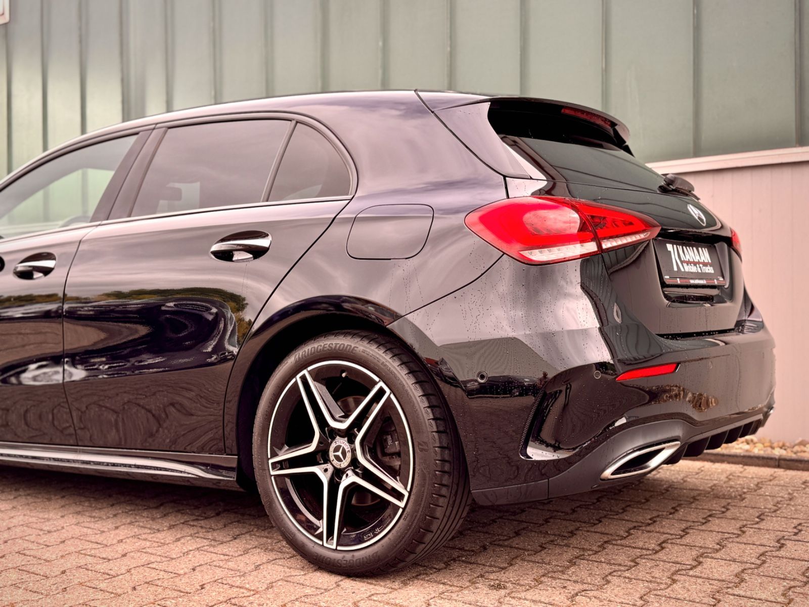 Fahrzeugabbildung Mercedes-Benz A 250 AMG-Line *LED|CAM|STANDHEIZUNG*