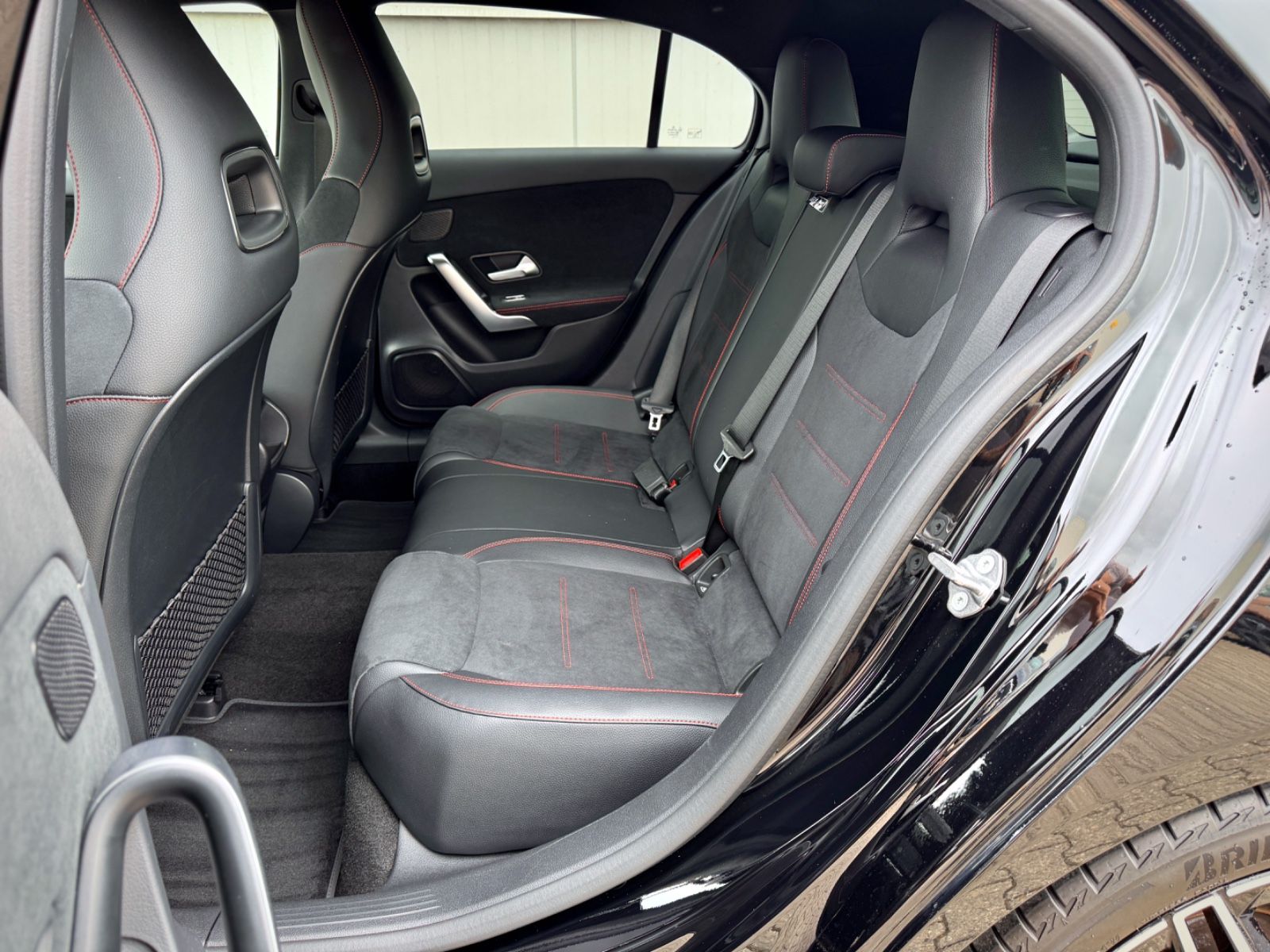 Fahrzeugabbildung Mercedes-Benz A 250 AMG-Line *LED|CAM|STANDHEIZUNG*