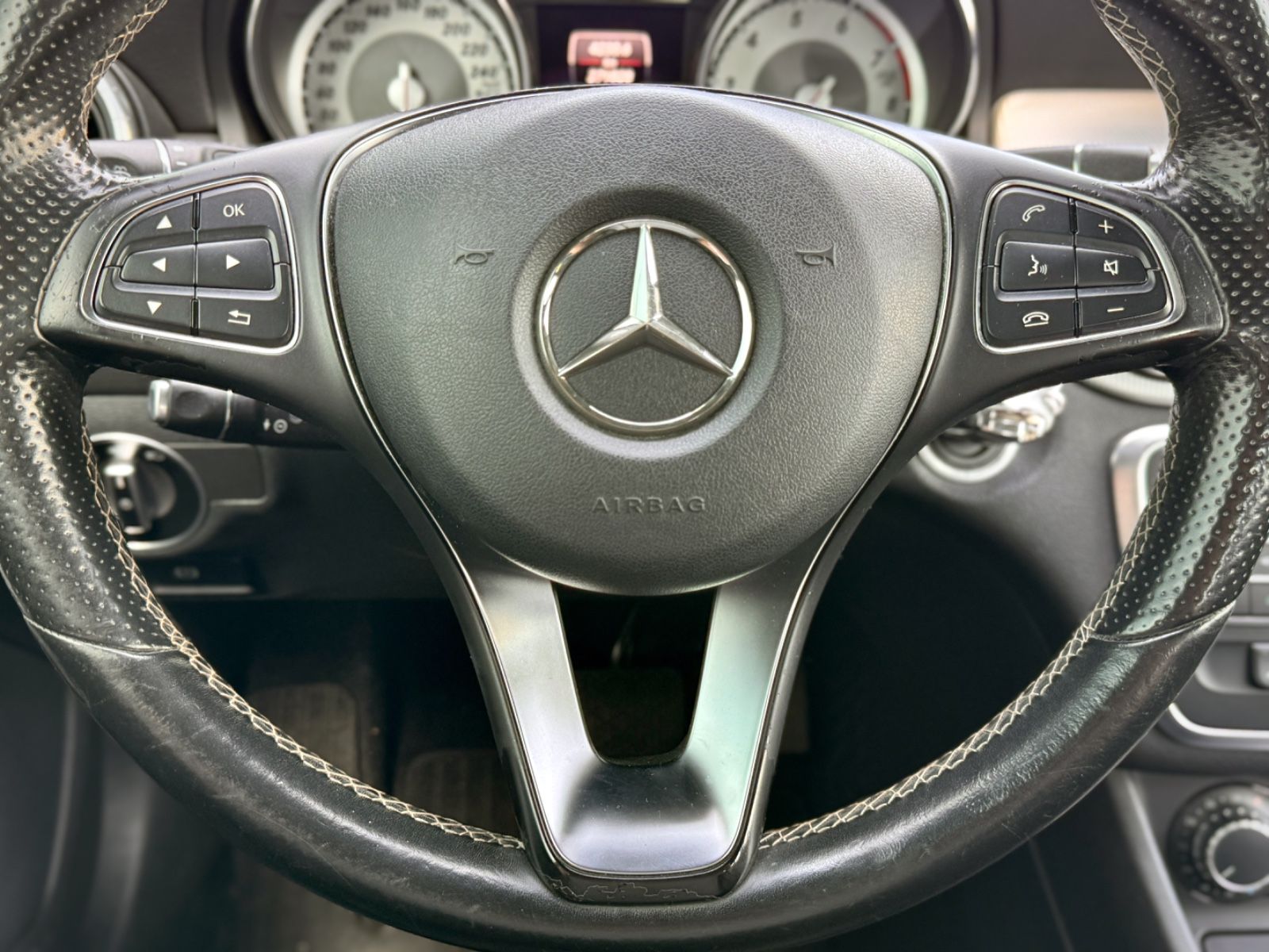 Fahrzeugabbildung Mercedes-Benz CLA 180 Coupe Urban *XENON|NAVI|PDC*
