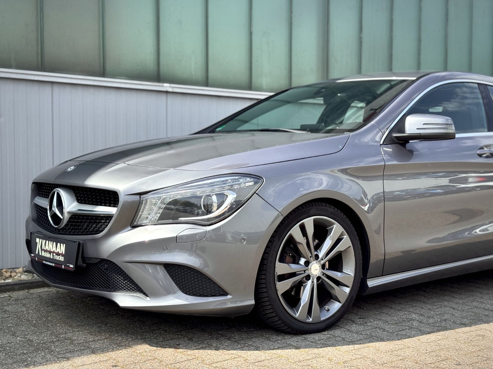 Fahrzeugabbildung Mercedes-Benz CLA 180 Coupe Urban *XENON|NAVI|PDC*