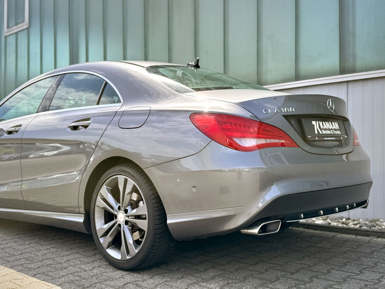 Fahrzeugabbildung Mercedes-Benz CLA 180 Coupe Urban *XENON|NAVI|PDC*