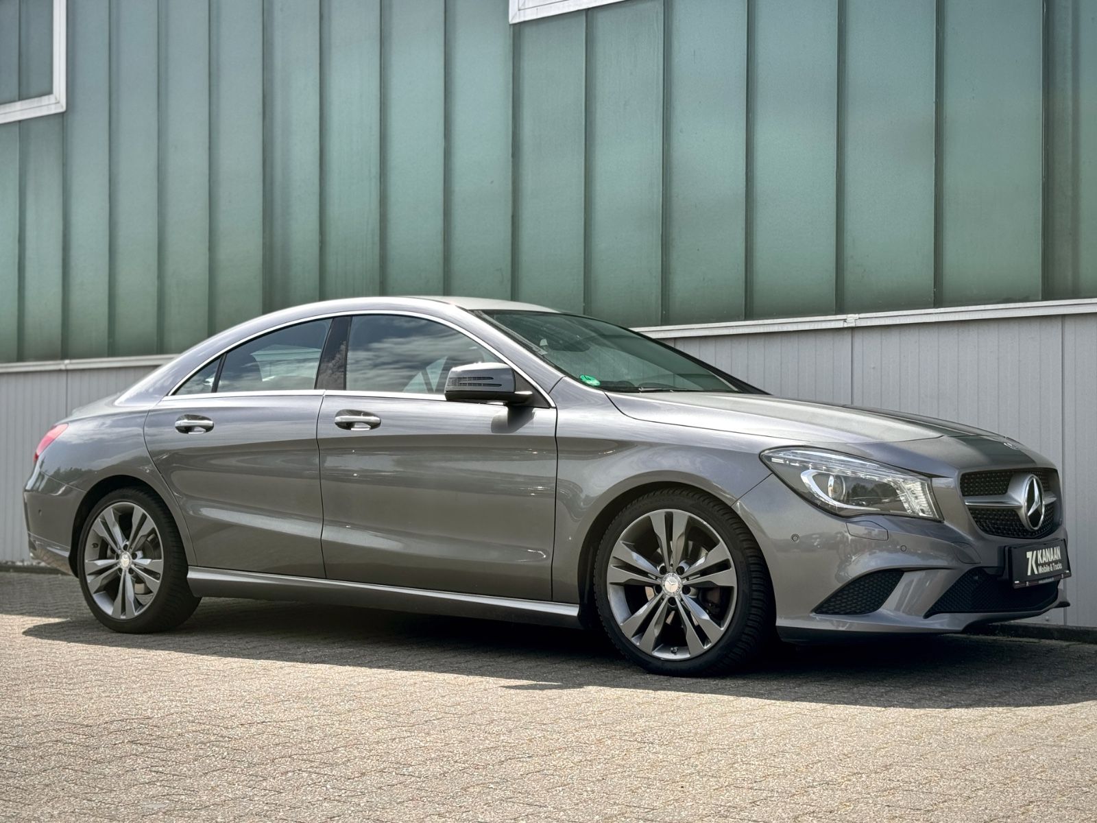 Fahrzeugabbildung Mercedes-Benz CLA 180 Coupe Urban *XENON|NAVI|PDC*