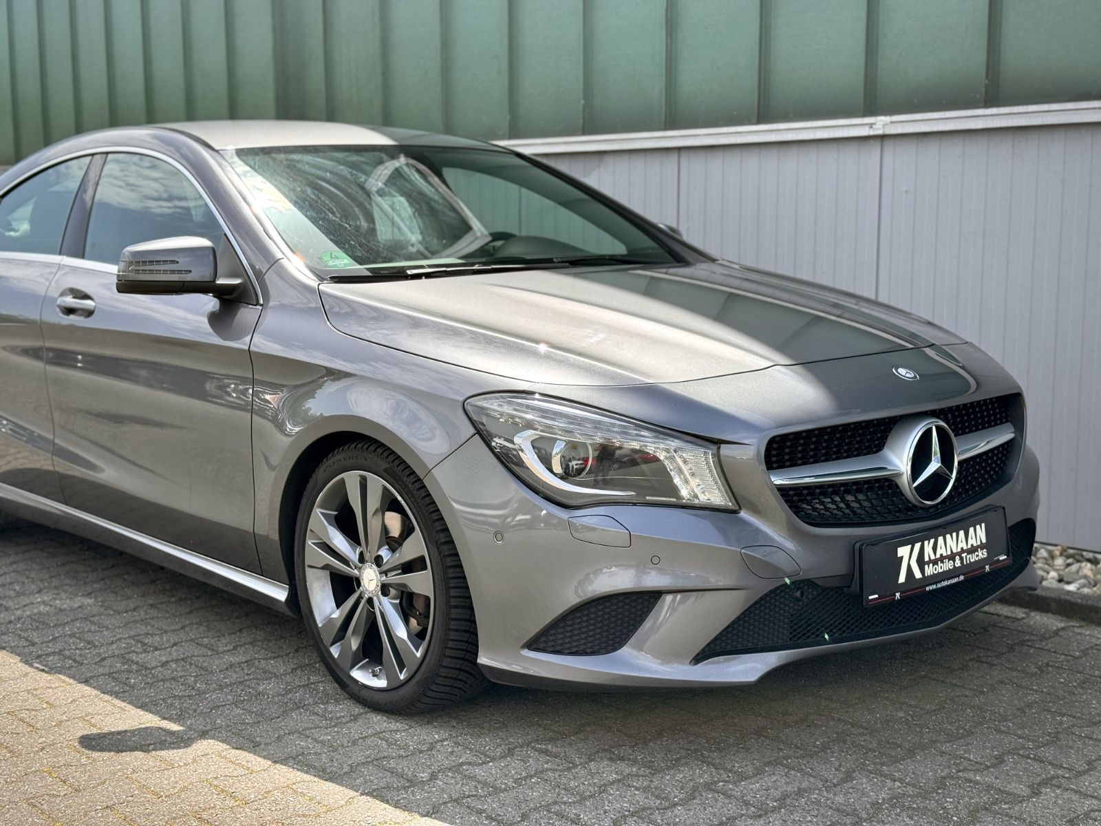 Fahrzeugabbildung Mercedes-Benz CLA 180 Coupe Urban *XENON|NAVI|PDC*
