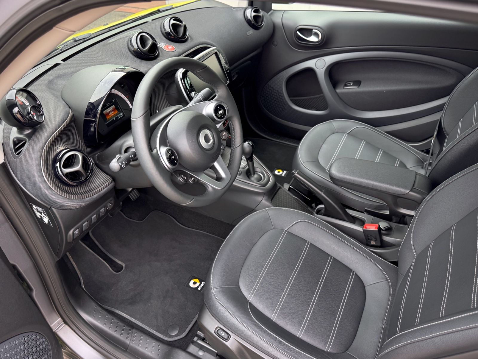 Fahrzeugabbildung Smart ForTwo Cabrio EQ Prime *LED|CAM|CARPLAY*