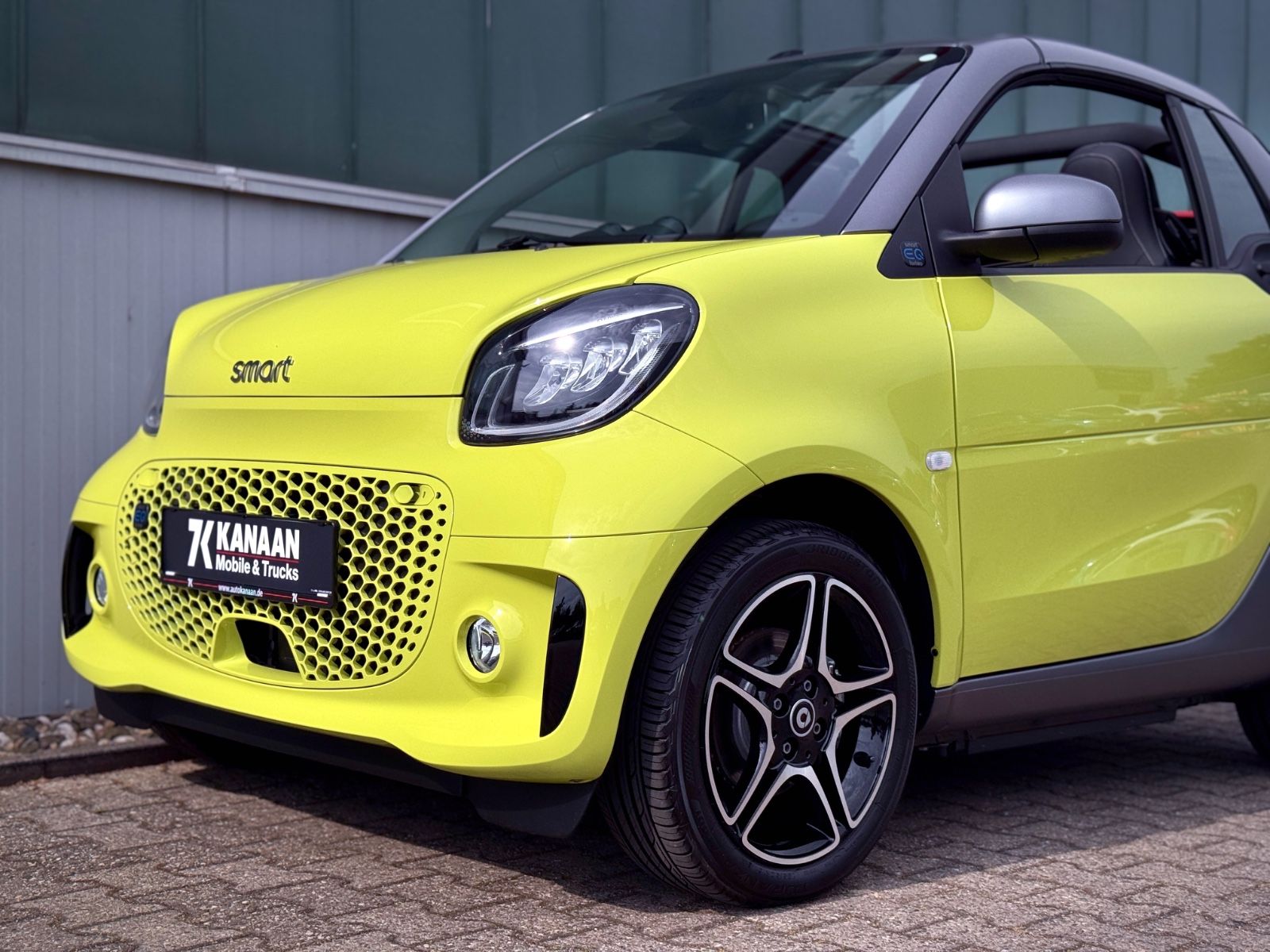 Fahrzeugabbildung Smart ForTwo Cabrio EQ Prime *LED|CAM|CARPLAY*
