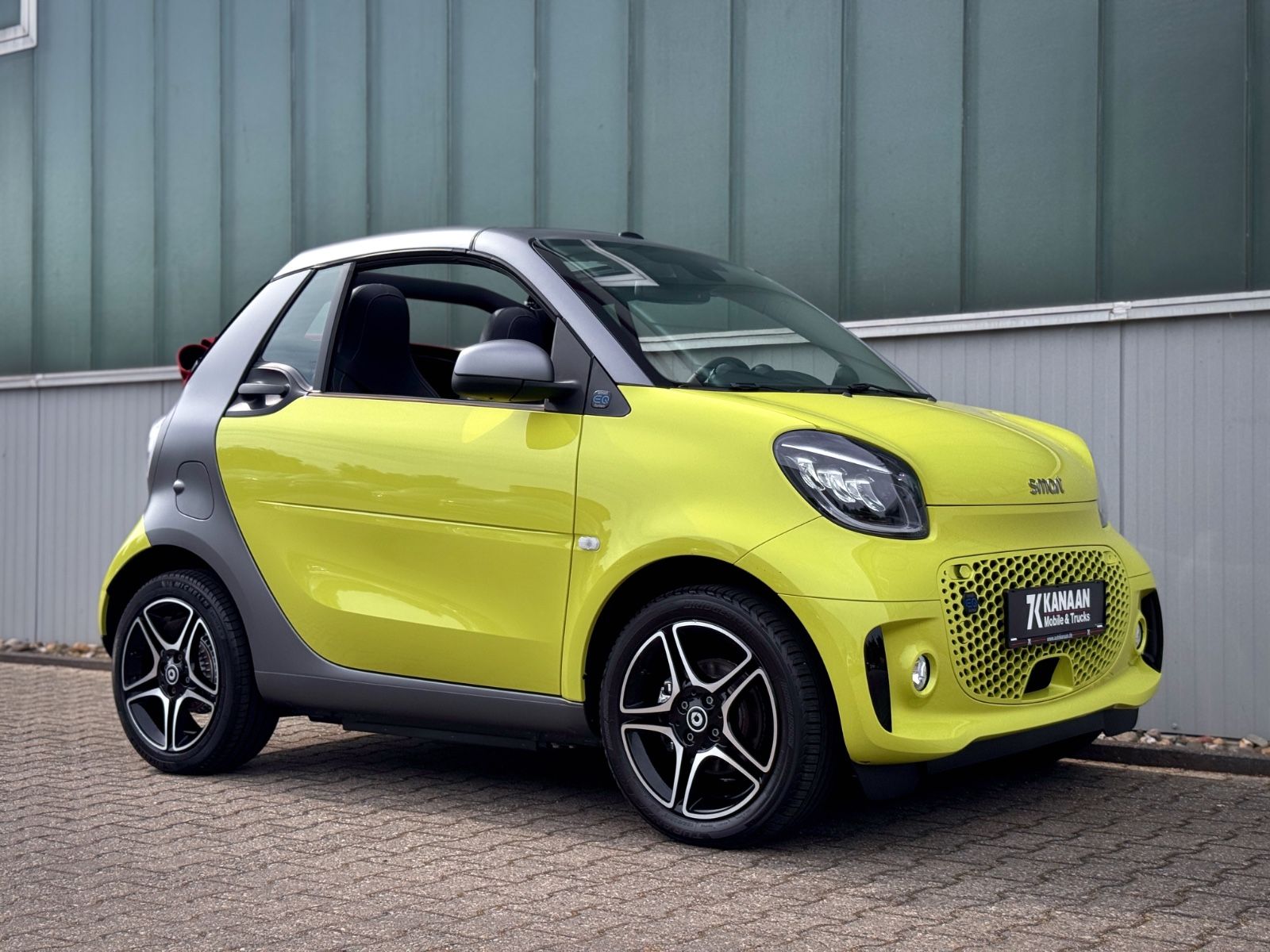 Fahrzeugabbildung Smart ForTwo Cabrio EQ Prime *LED|CAM|CARPLAY*