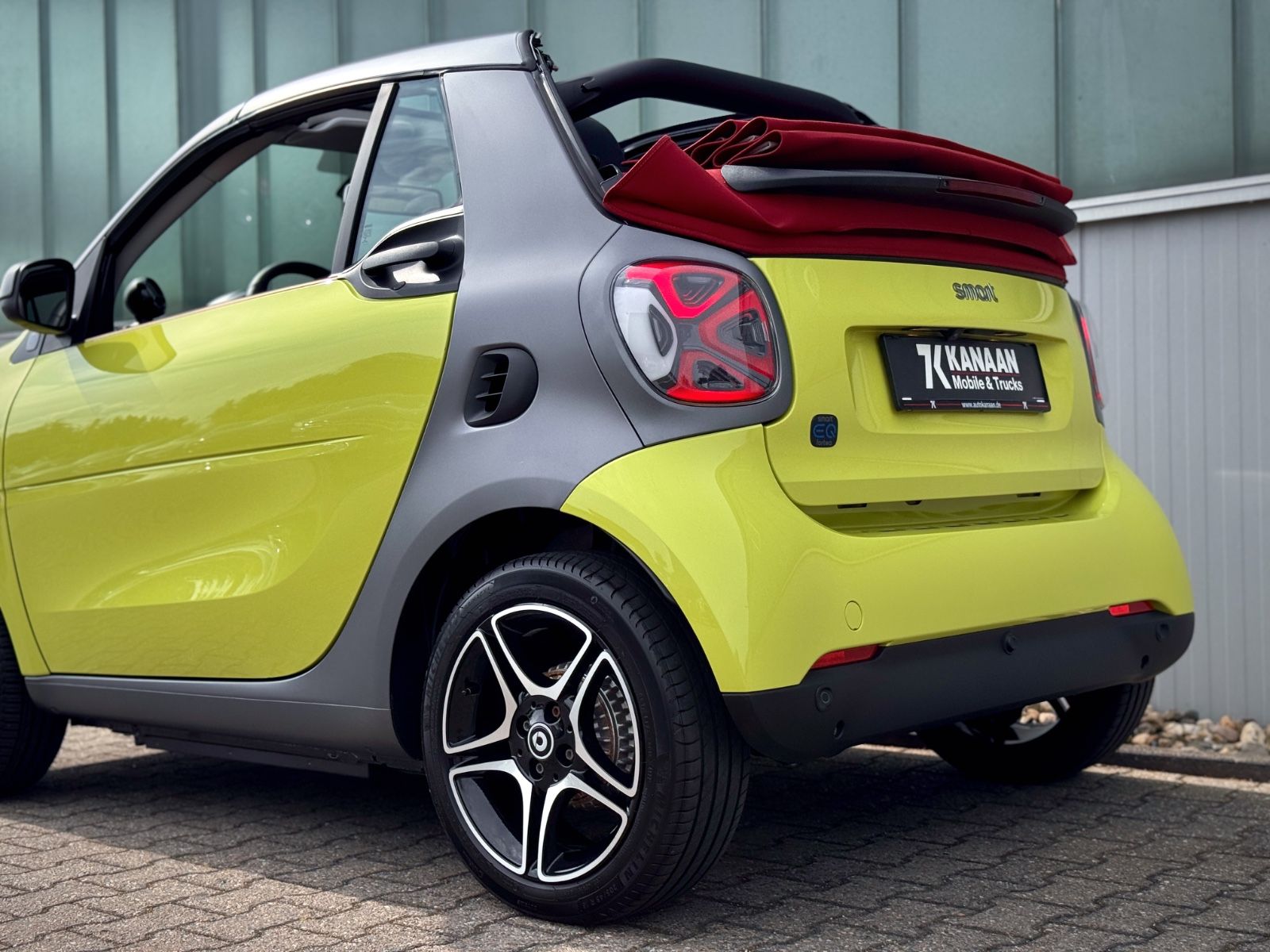 Fahrzeugabbildung Smart ForTwo Cabrio EQ Prime *LED|CAM|CARPLAY*
