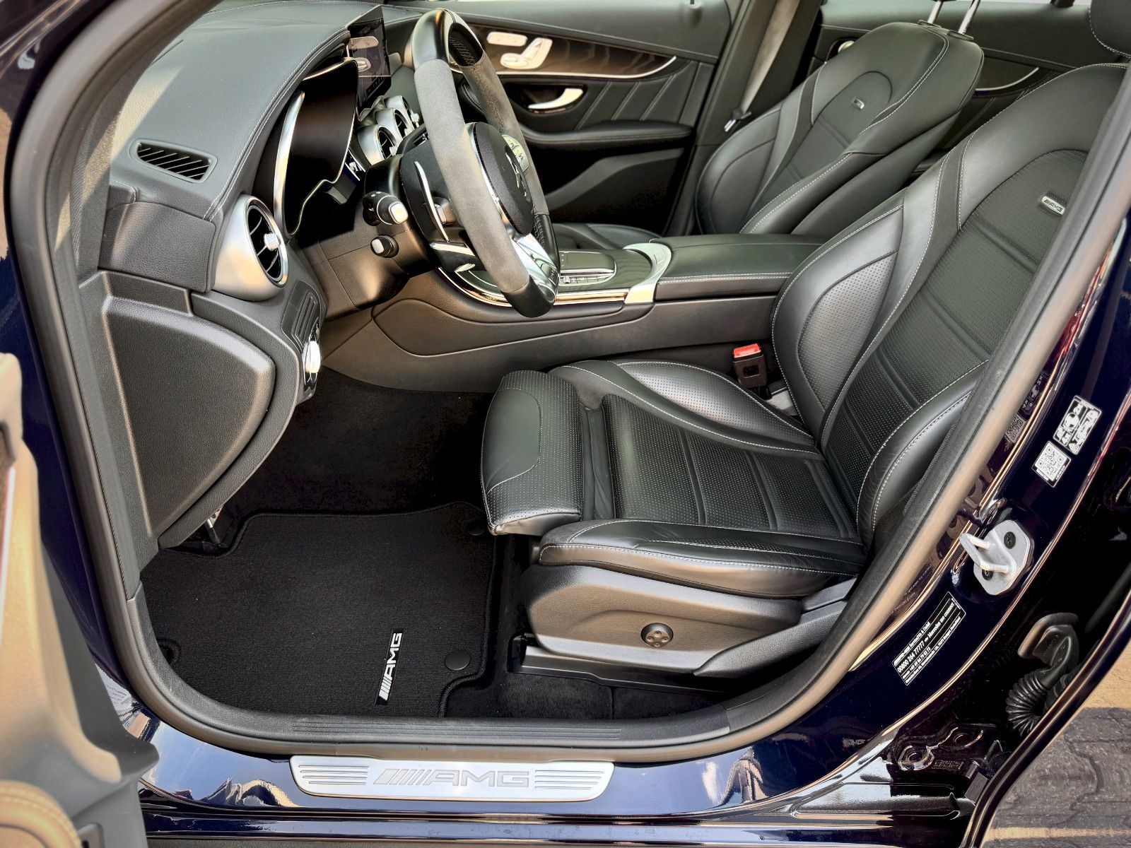 Fahrzeugabbildung Mercedes-Benz GLC 63 S AMG 4MATIC *9G|HEAD-UP|PANORAMA*