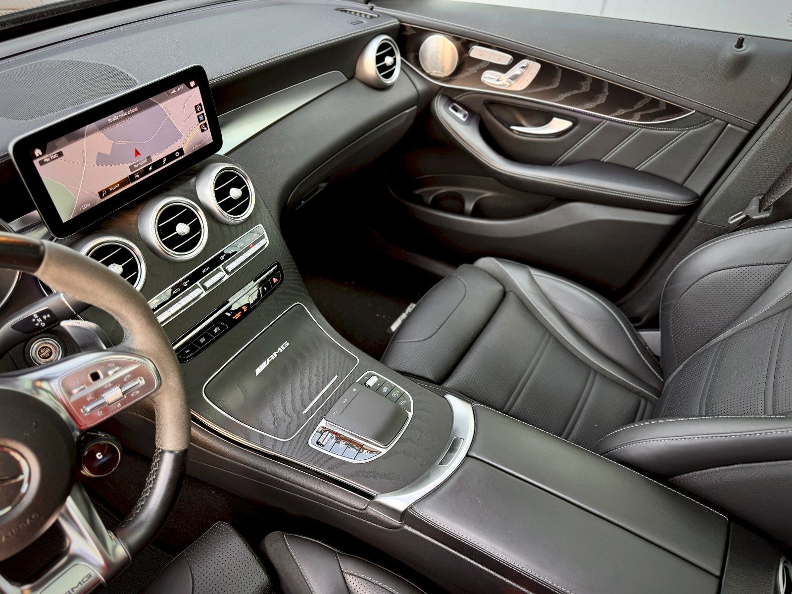 Fahrzeugabbildung Mercedes-Benz GLC 63 S AMG 4MATIC *9G|HEAD-UP|PANORAMA*