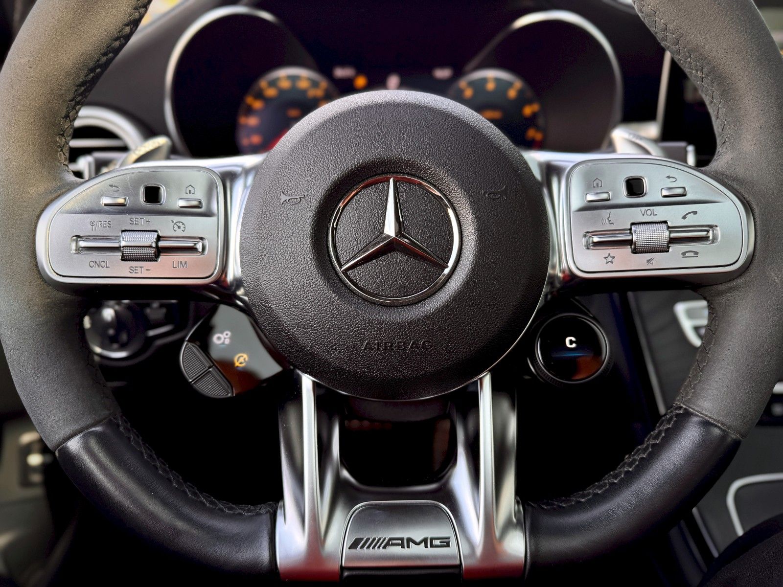 Fahrzeugabbildung Mercedes-Benz GLC 63 S AMG 4MATIC *9G|HEAD-UP|PANORAMA*