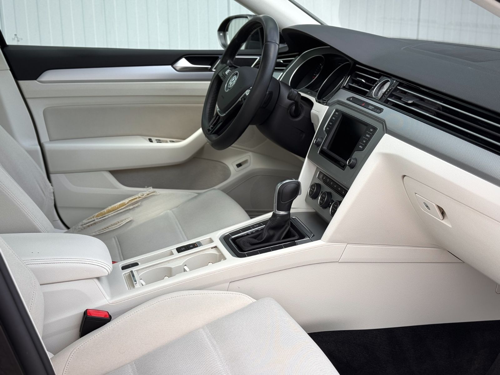 Fahrzeugabbildung Volkswagen Passat 2.0 TDI Comfortline *DSG|PANORAMA|ACC*
