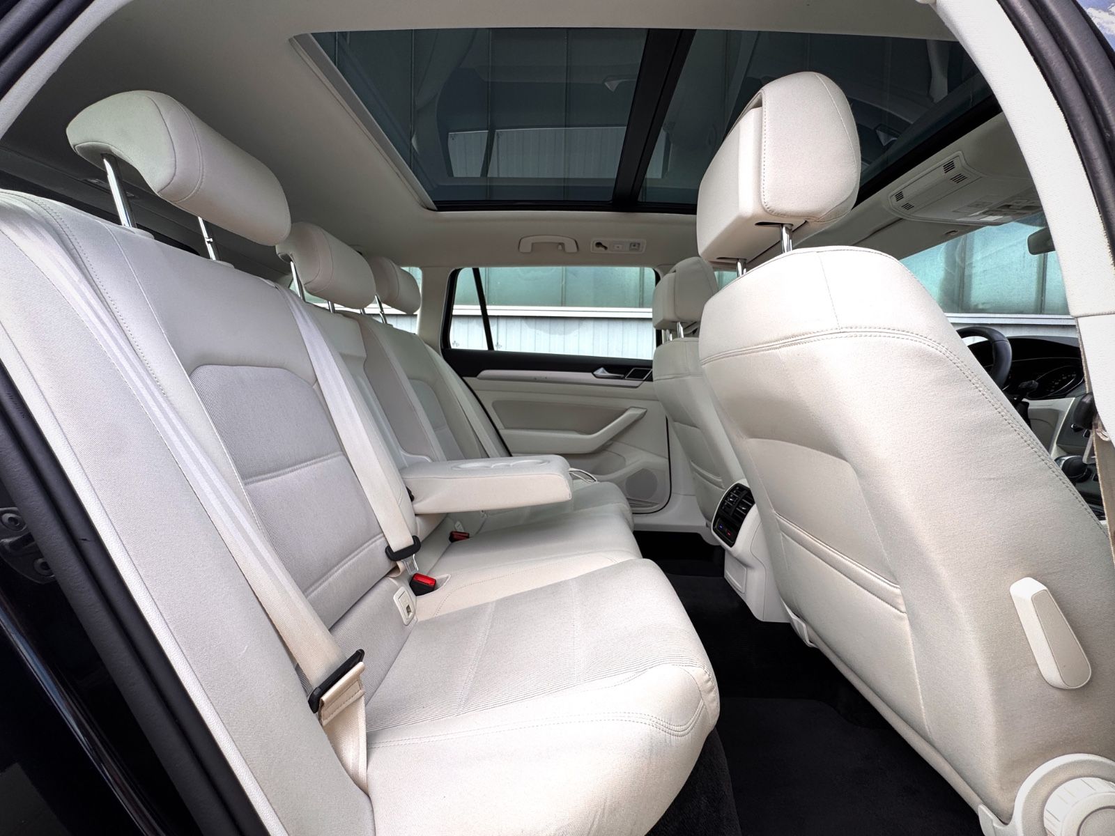 Fahrzeugabbildung Volkswagen Passat 2.0 TDI Comfortline *DSG|PANORAMA|ACC*