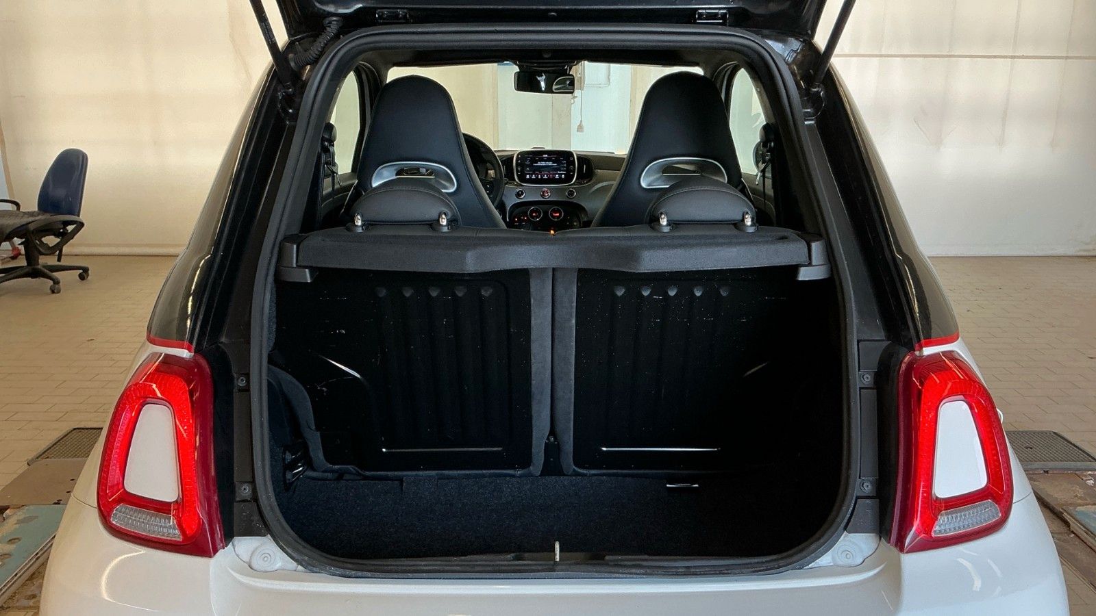 Fahrzeugabbildung Abarth 500 / 595 Turismo Dualogic *XENON|PANORAMA|PDC*