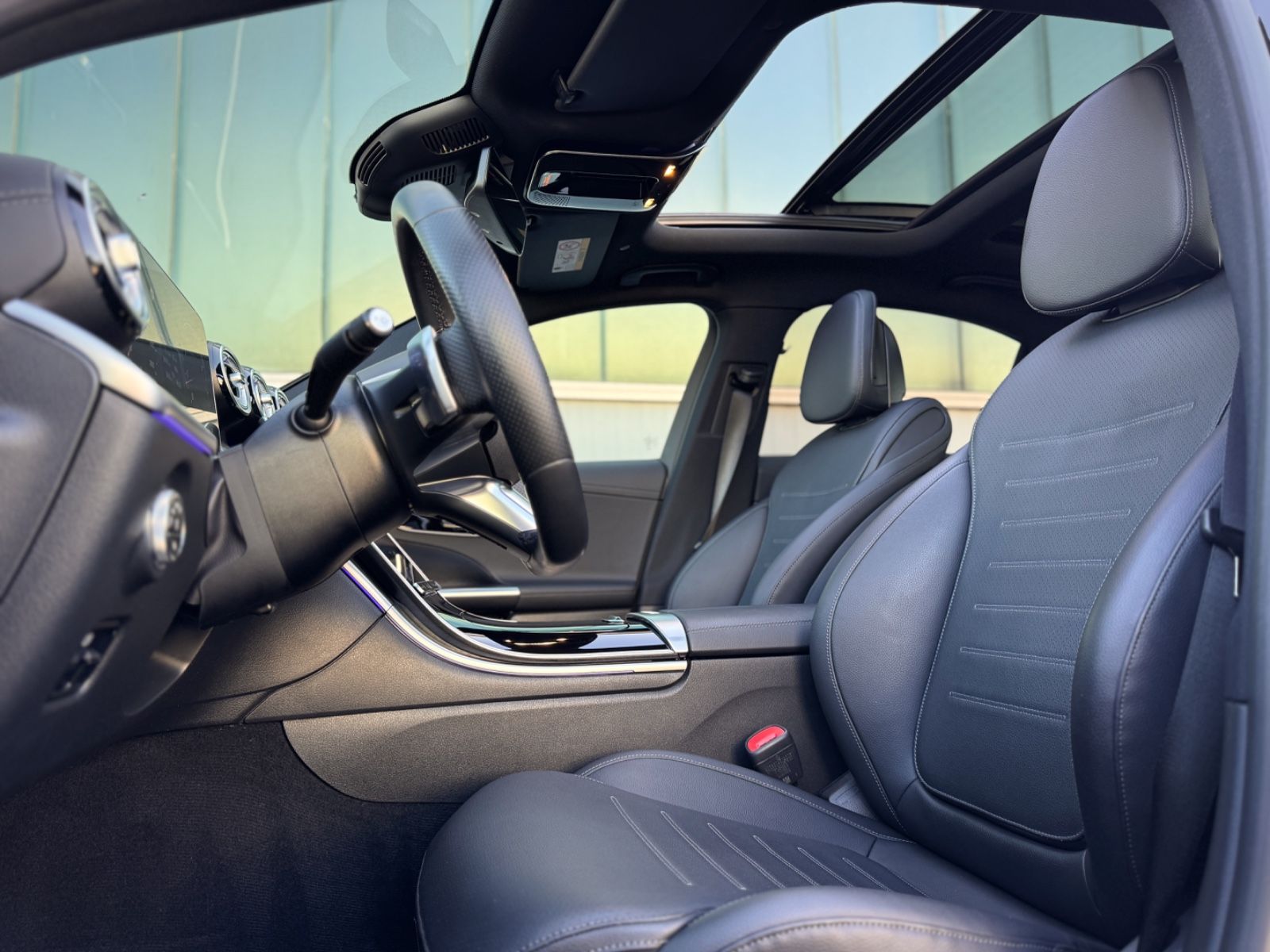Fahrzeugabbildung Mercedes-Benz C 300 AMG-Line *PANORAMA|LED|CAM*