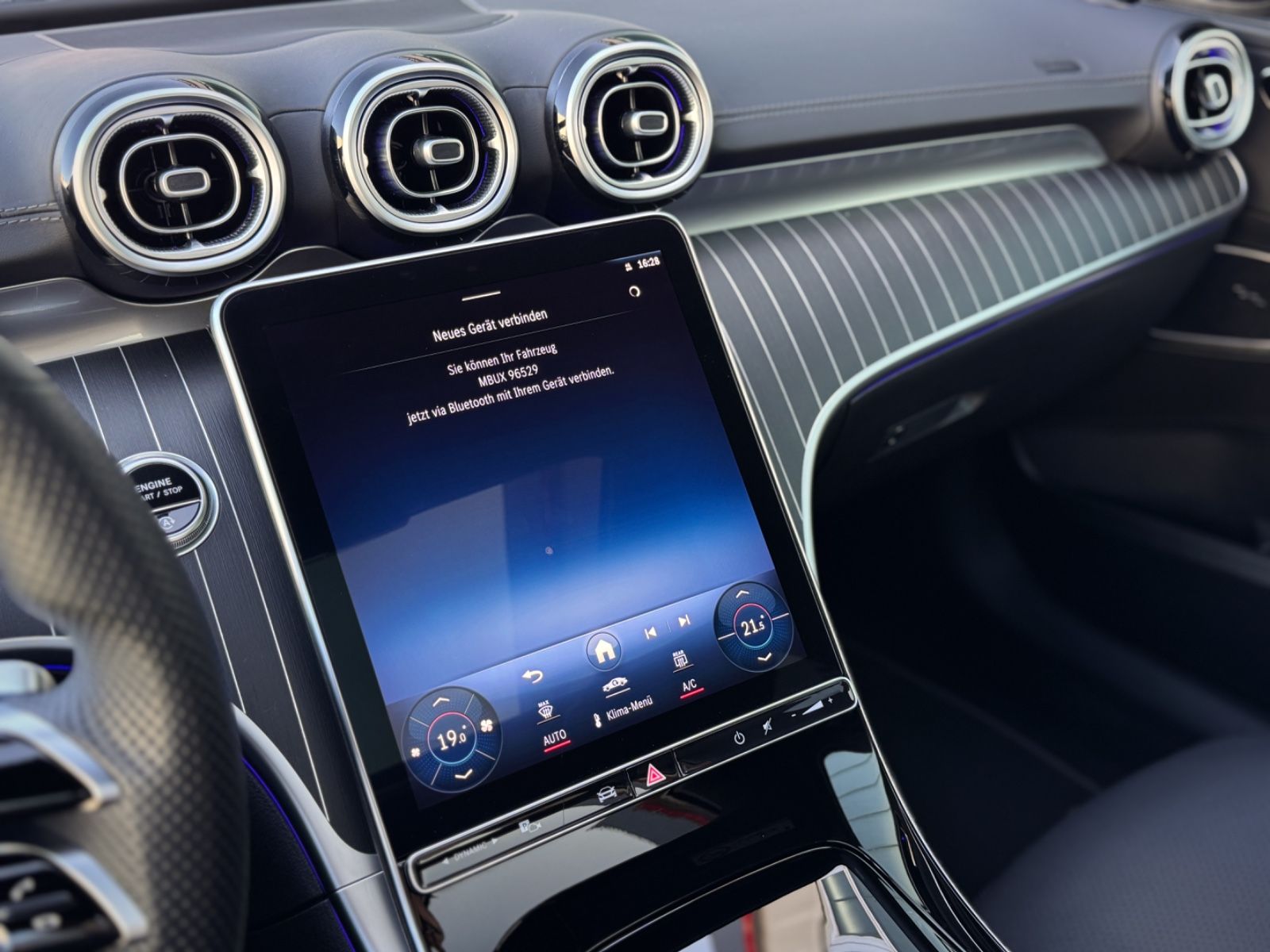 Fahrzeugabbildung Mercedes-Benz C 300 AMG-Line *PANORAMA|LED|CAM*