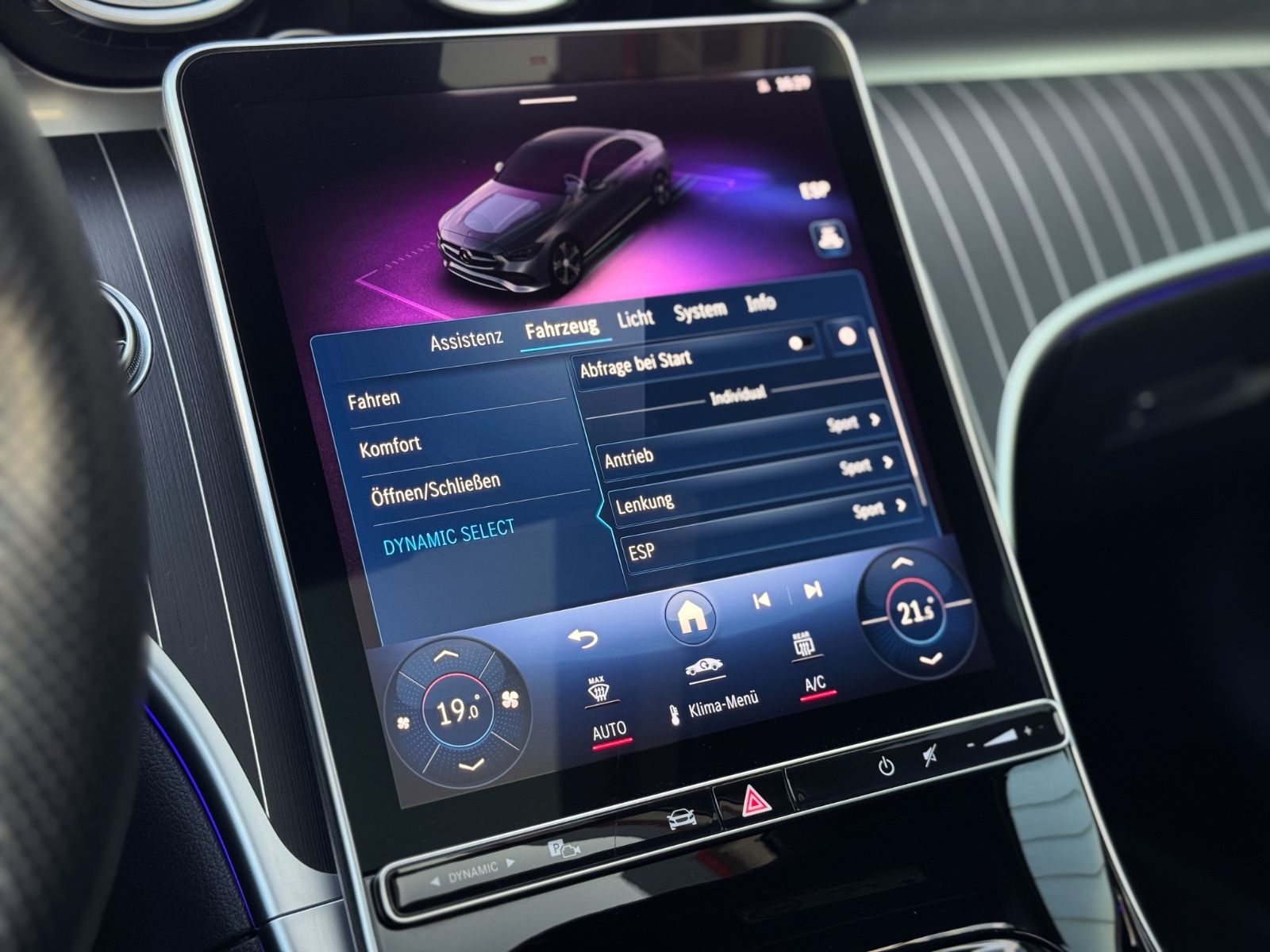 Fahrzeugabbildung Mercedes-Benz C 300 AMG-Line *PANORAMA|LED|CAM*